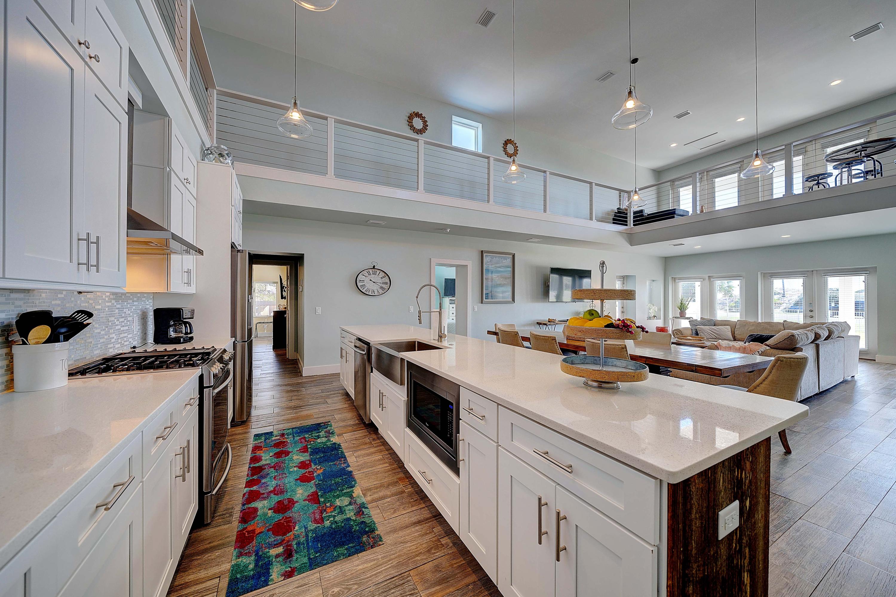 SANTA MONICA BEACH - Residential