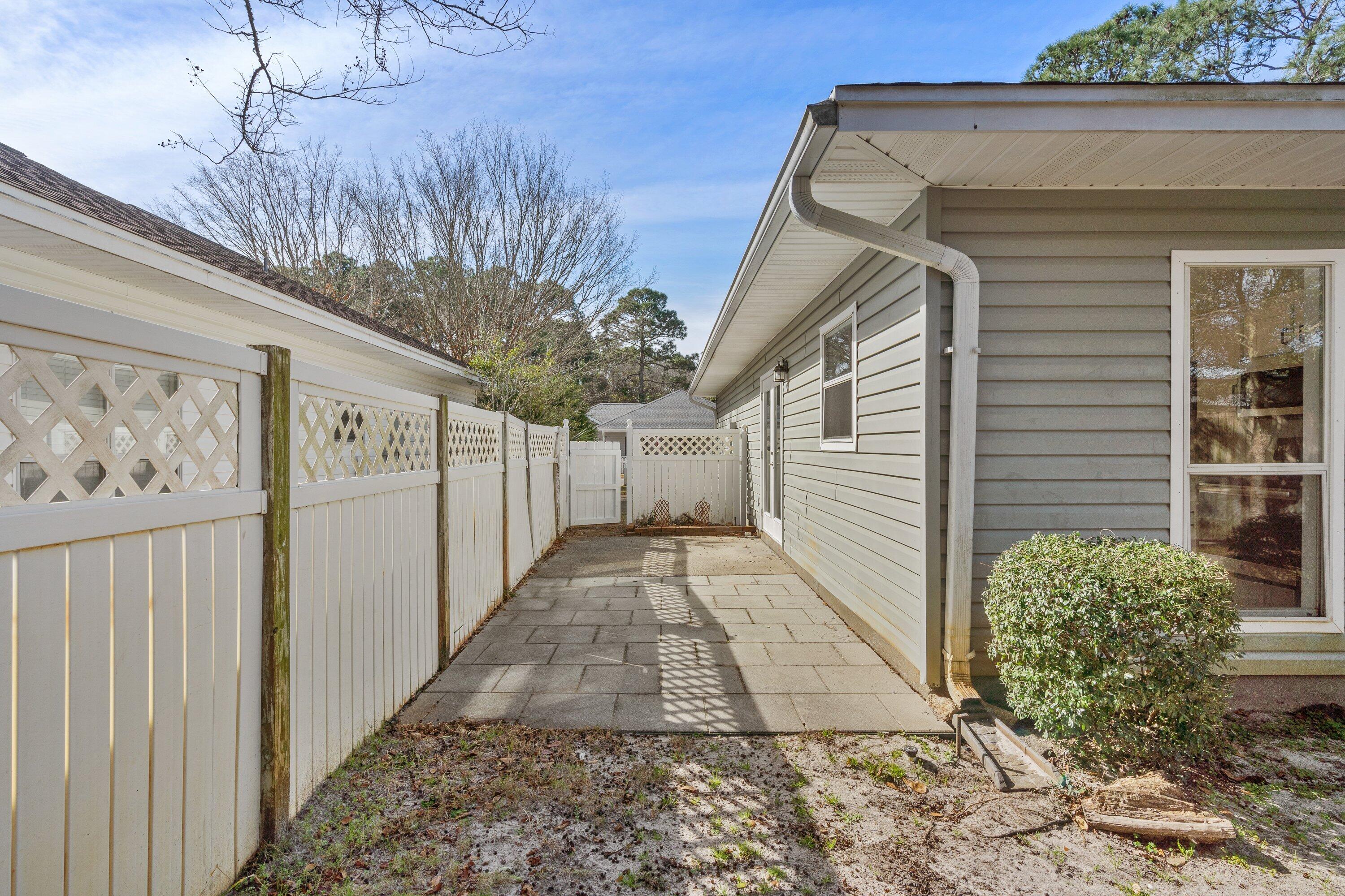 COLONY PARK - Residential