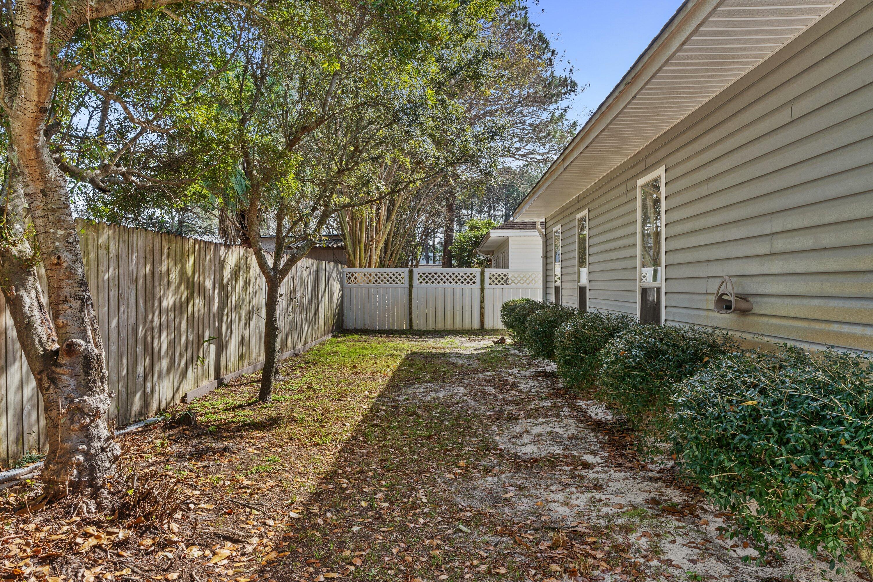 COLONY PARK - Residential