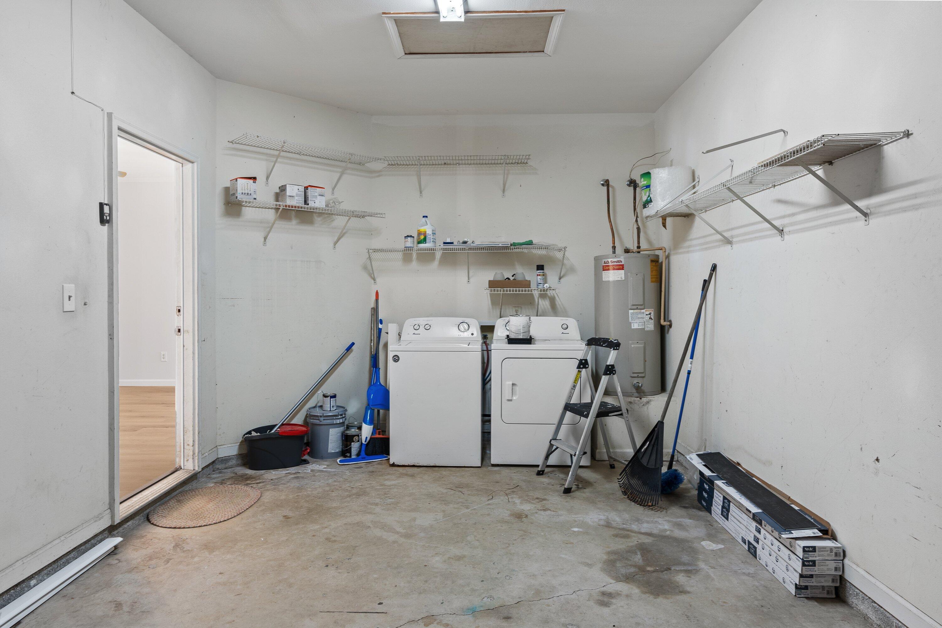 COLONY PARK - Residential