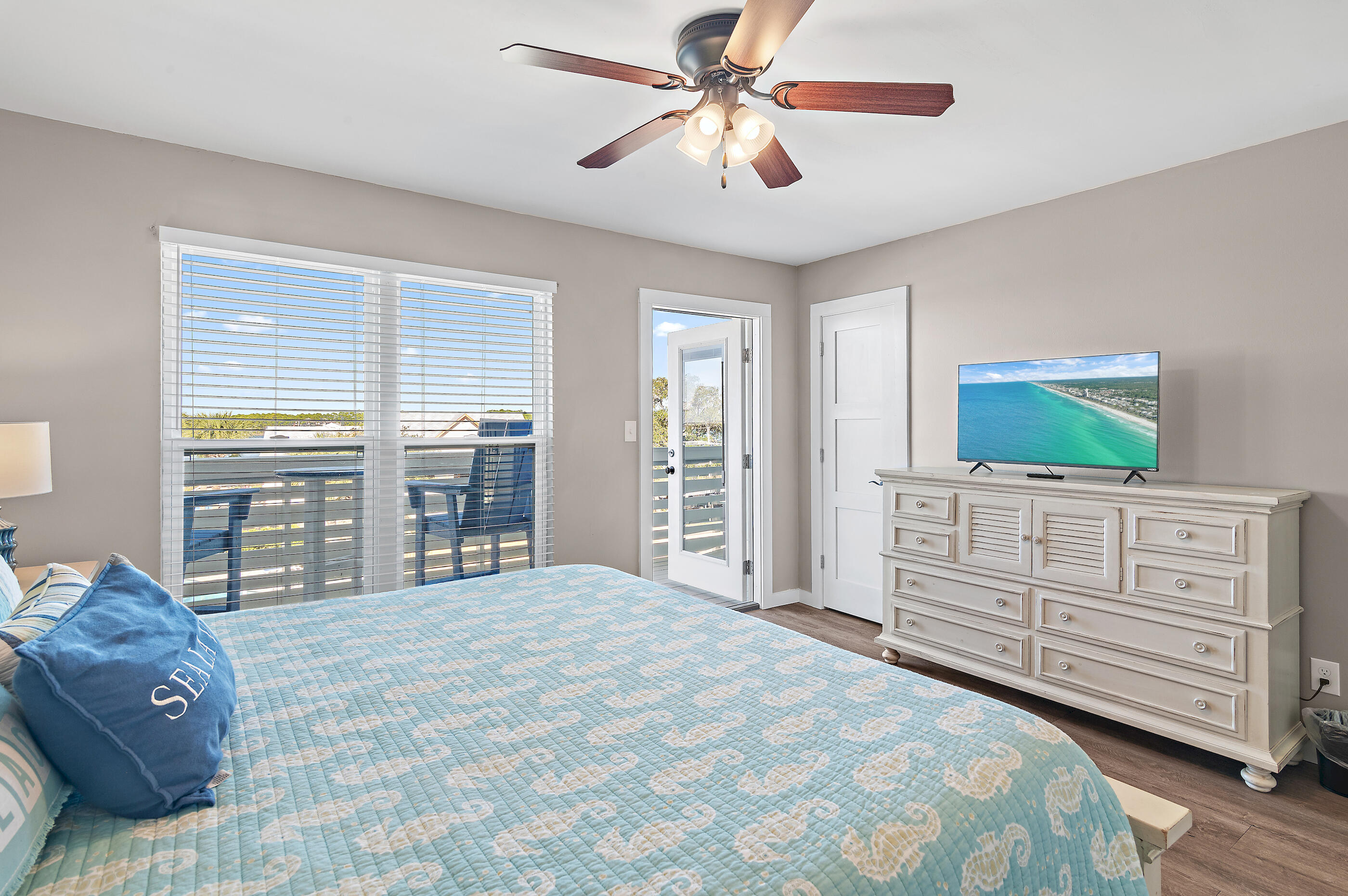 PIRATES COVE - Residential