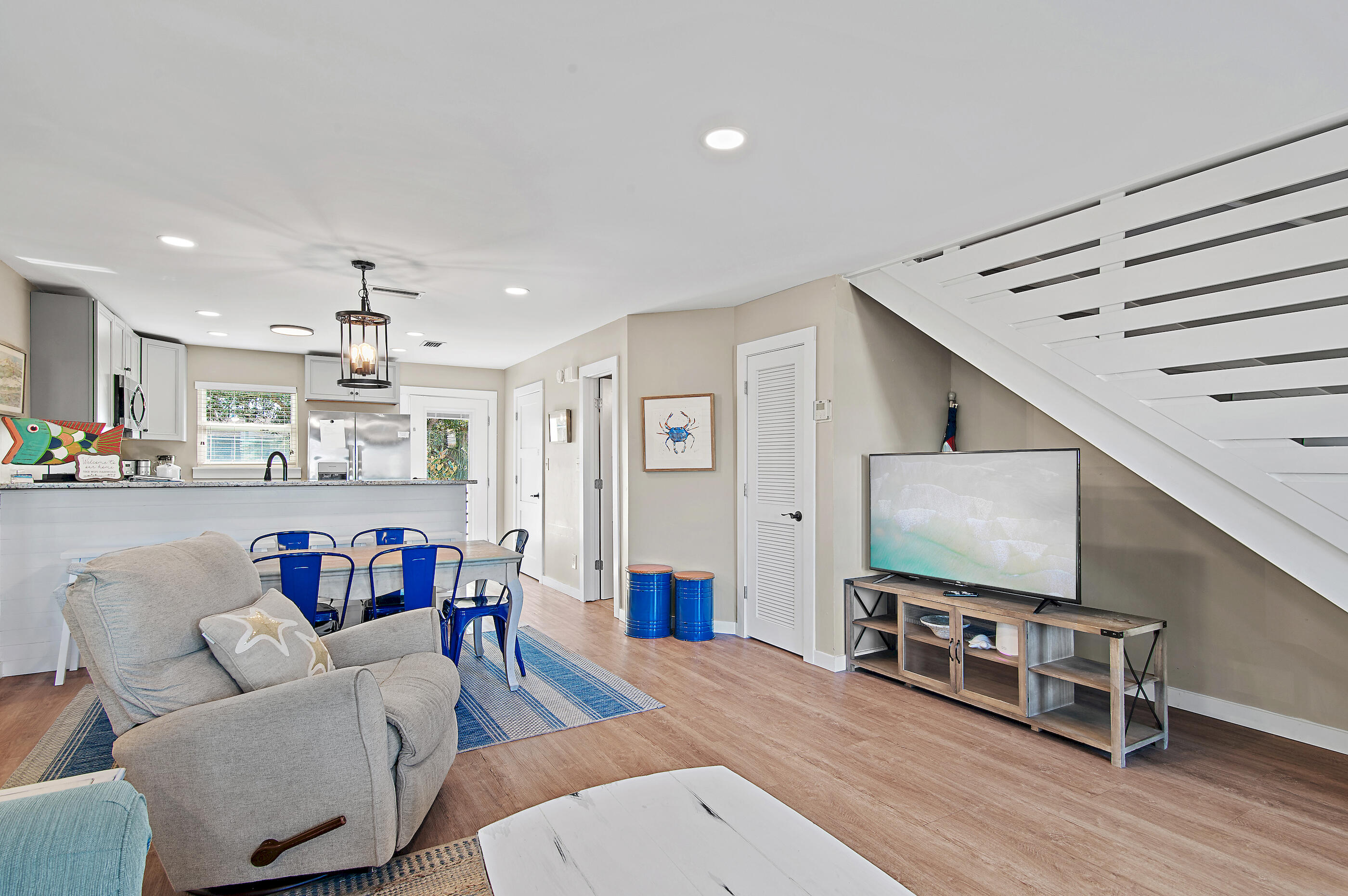 PIRATES COVE - Residential