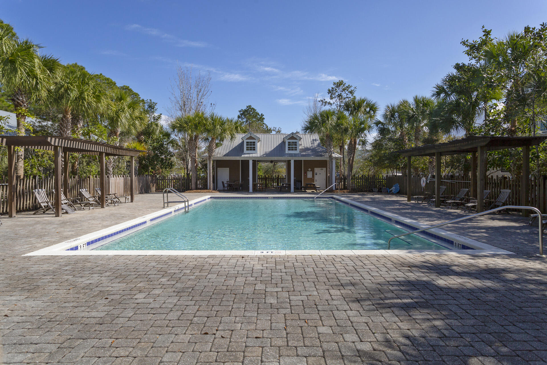 HIDDEN GROVE - Residential