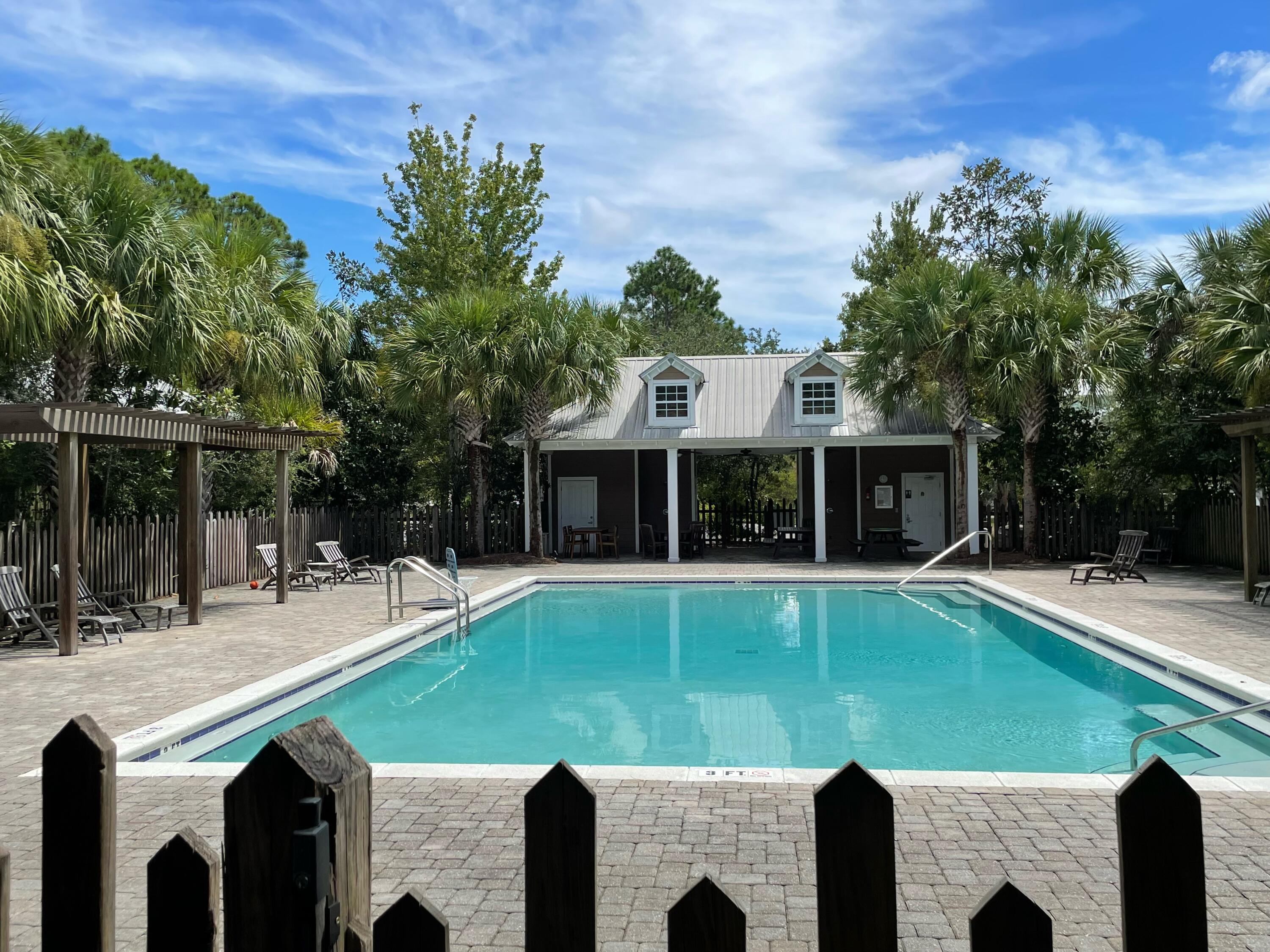 HIDDEN GROVE - Residential