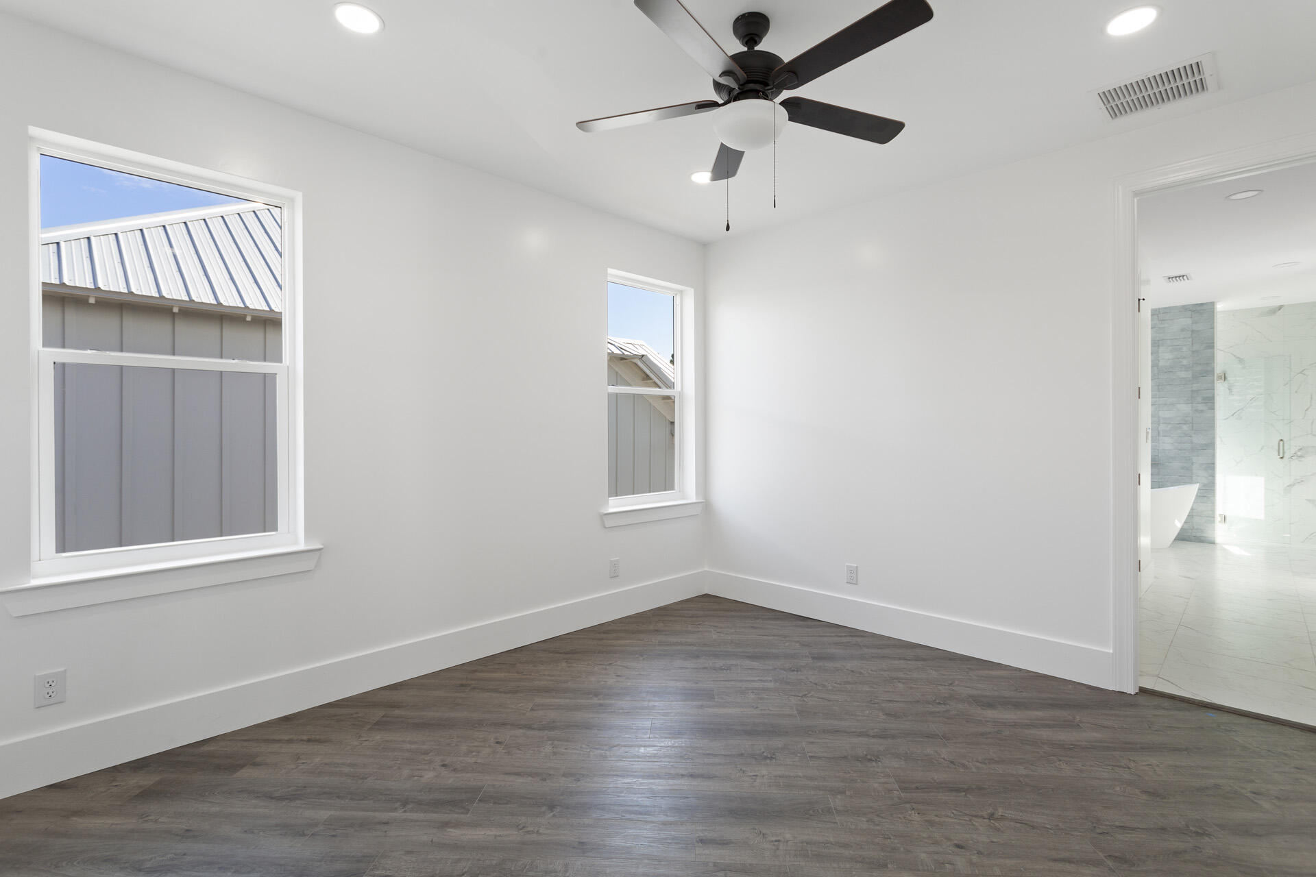 HIDDEN GROVE - Residential