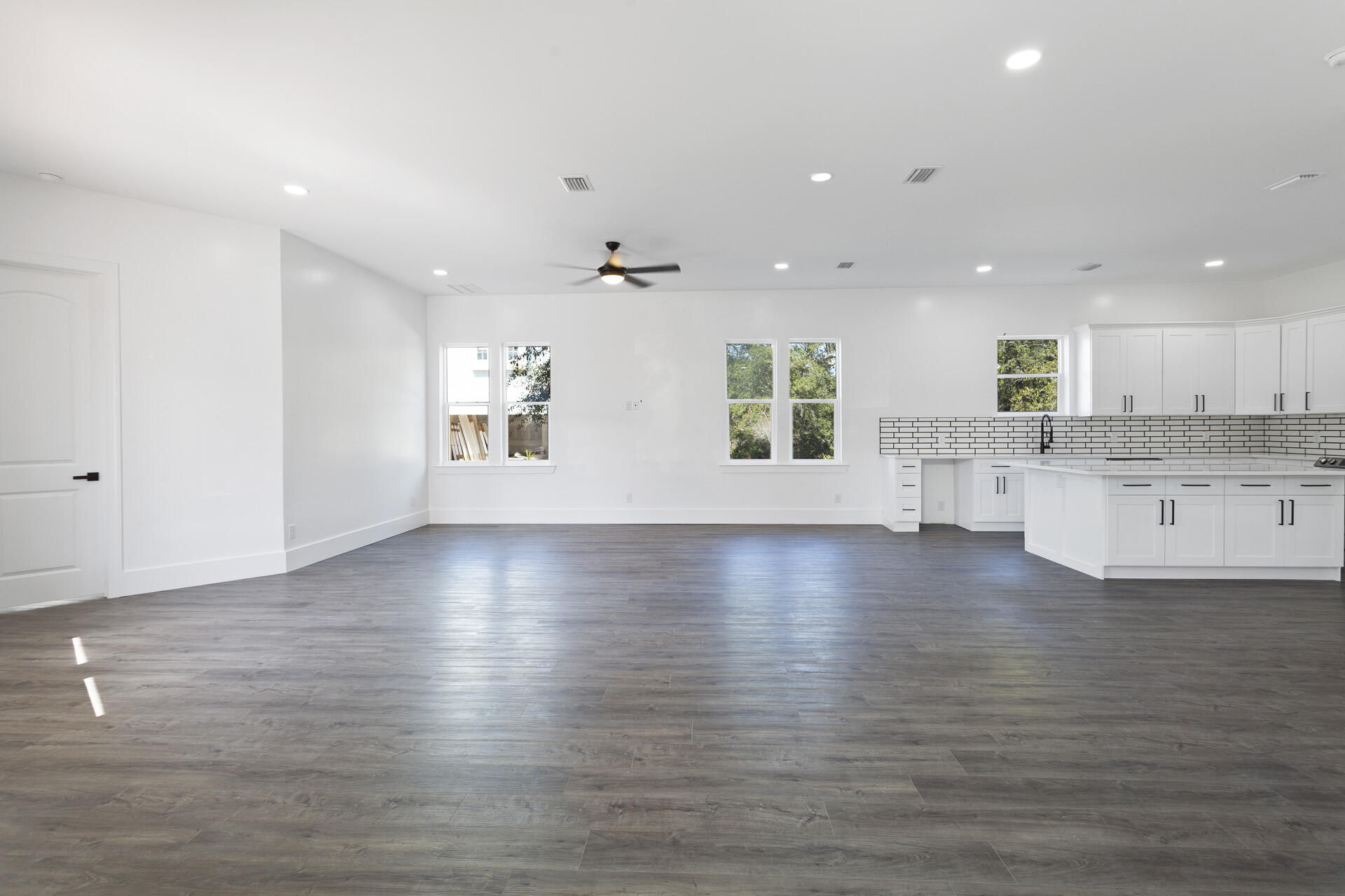 HIDDEN GROVE - Residential