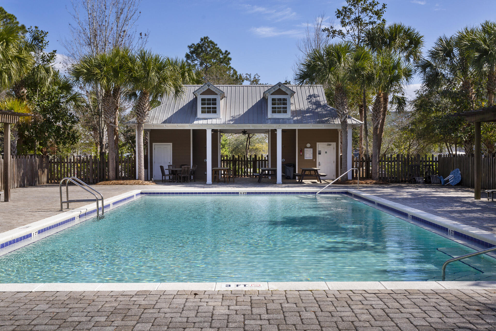 HIDDEN GROVE - Residential