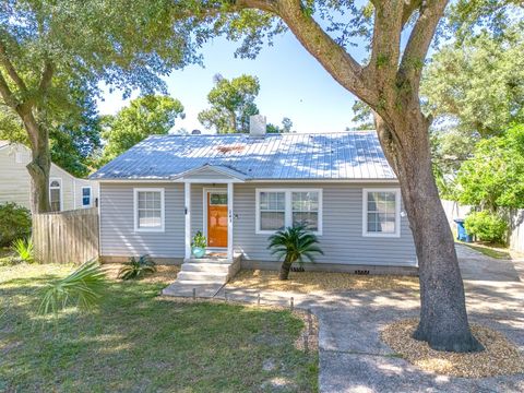 Photo of 243 Allen Avenue, Panama City, FL 32401 (MLS # 988233) Photo of 243 Allen Avenue, Panama City, FL 32401 (MLS # 988233)