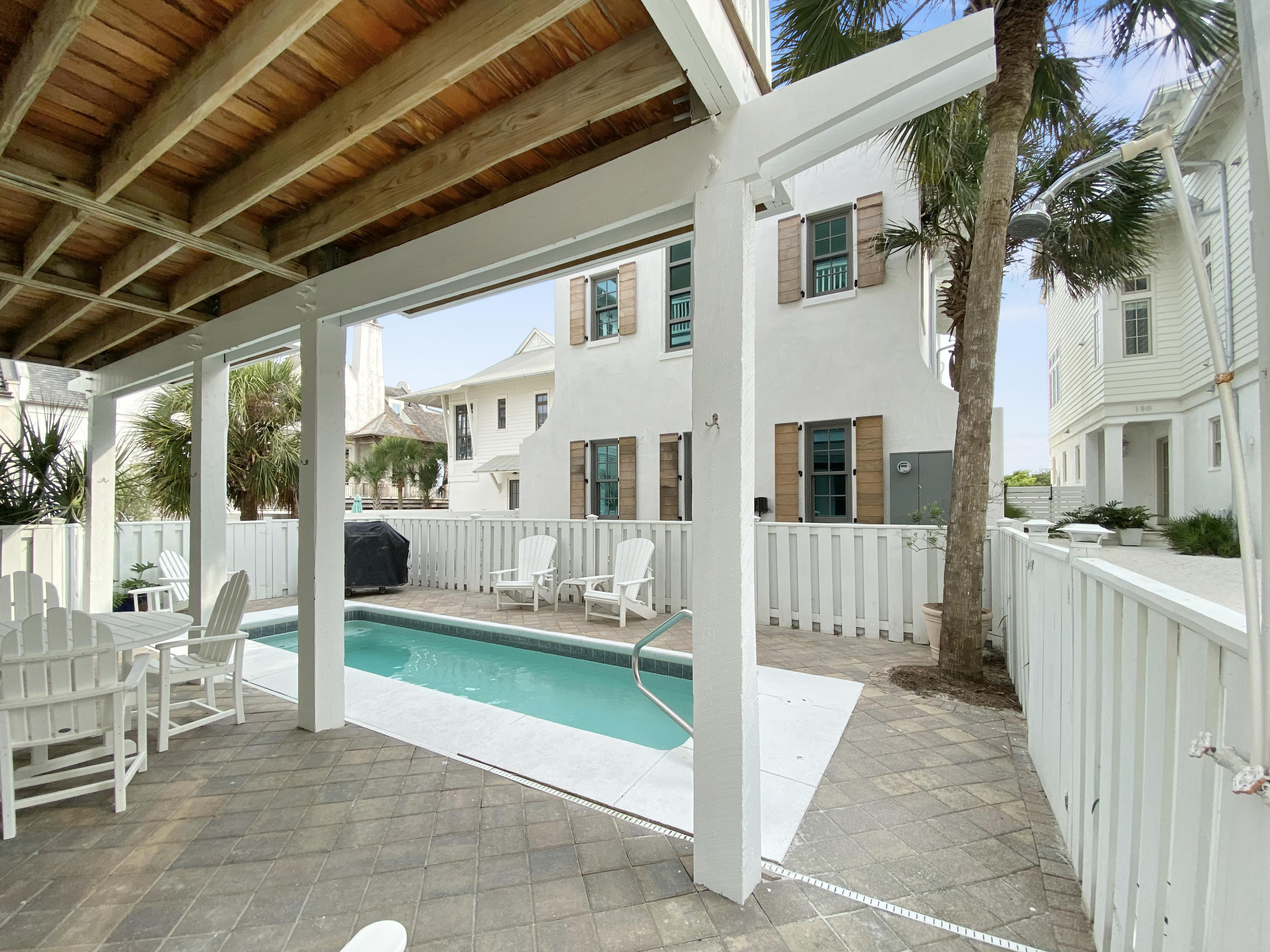 WATER'S EDGE - Residential