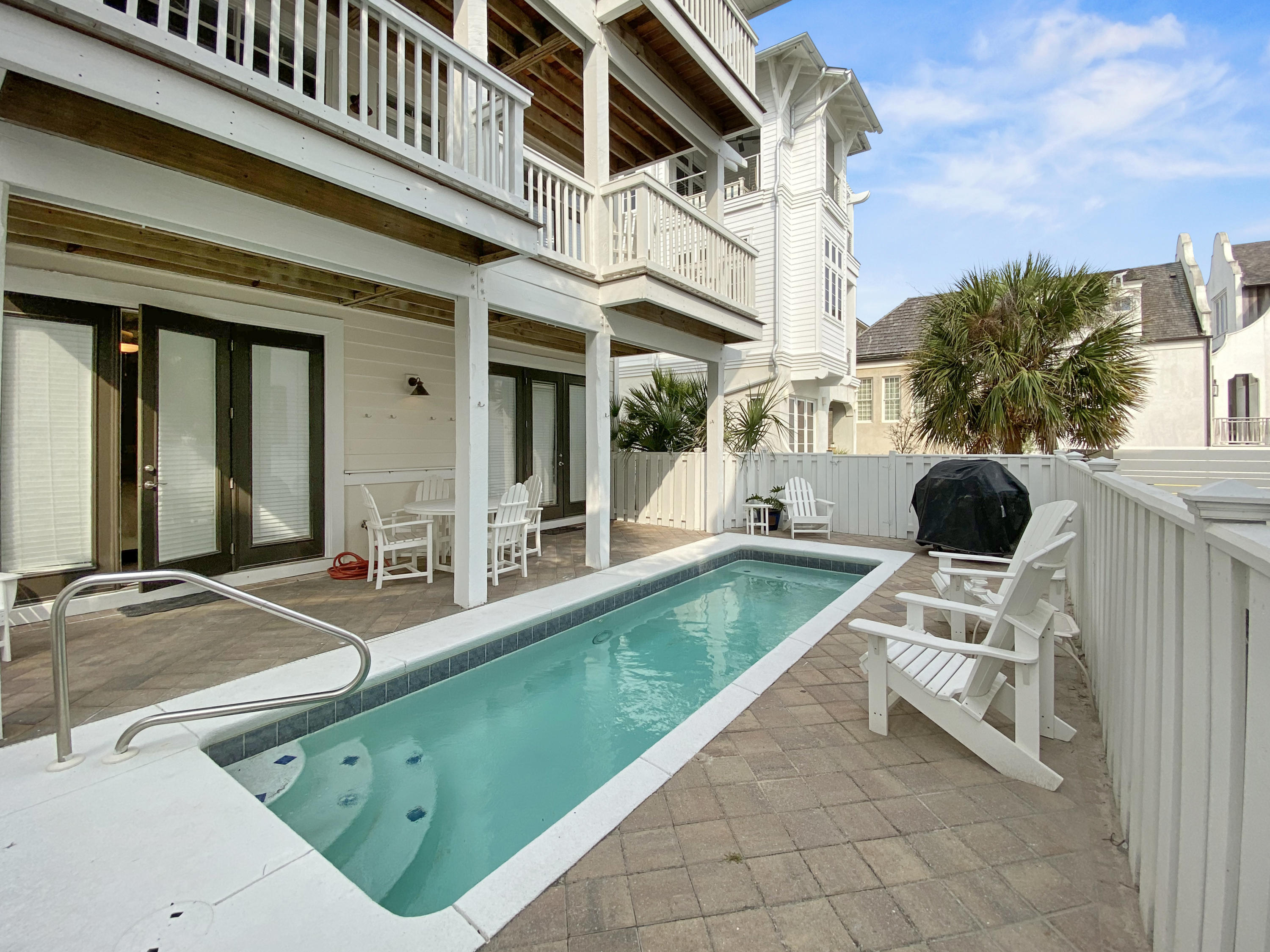 WATER'S EDGE - Residential