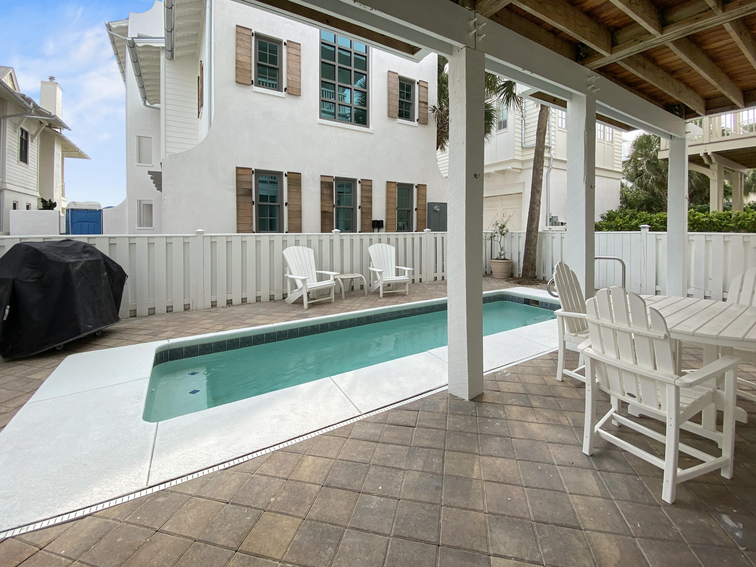 WATER'S EDGE - Residential