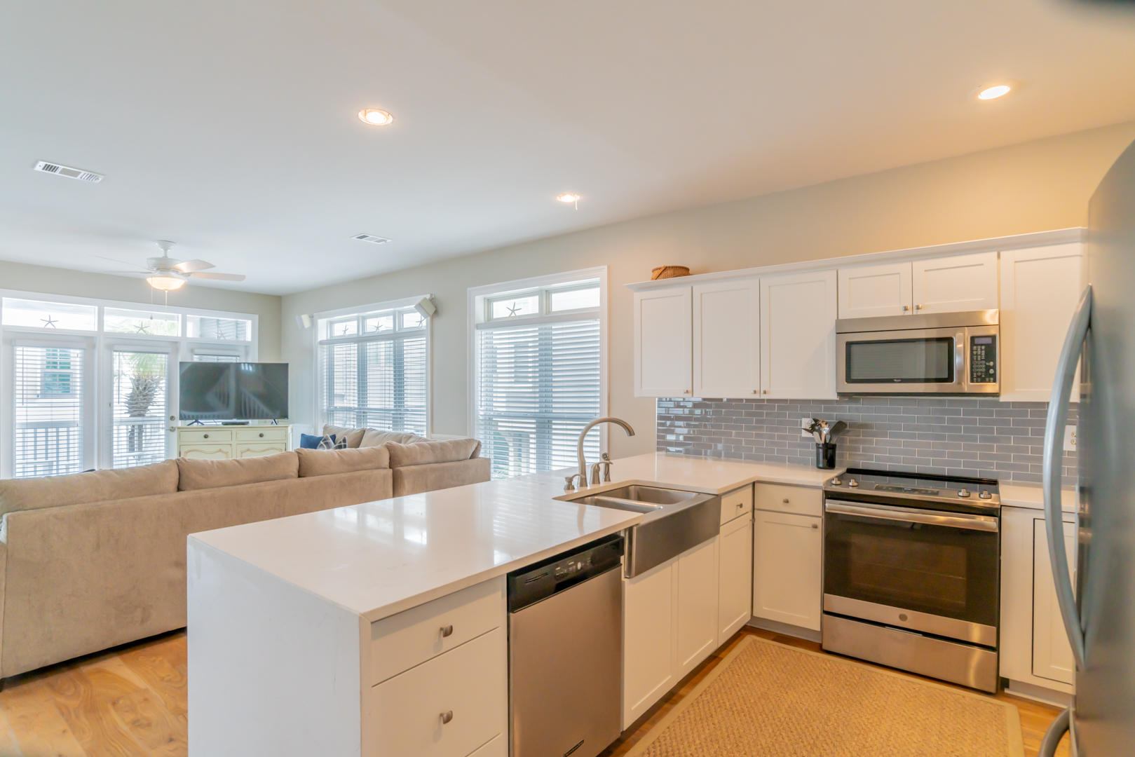 WATER'S EDGE - Residential