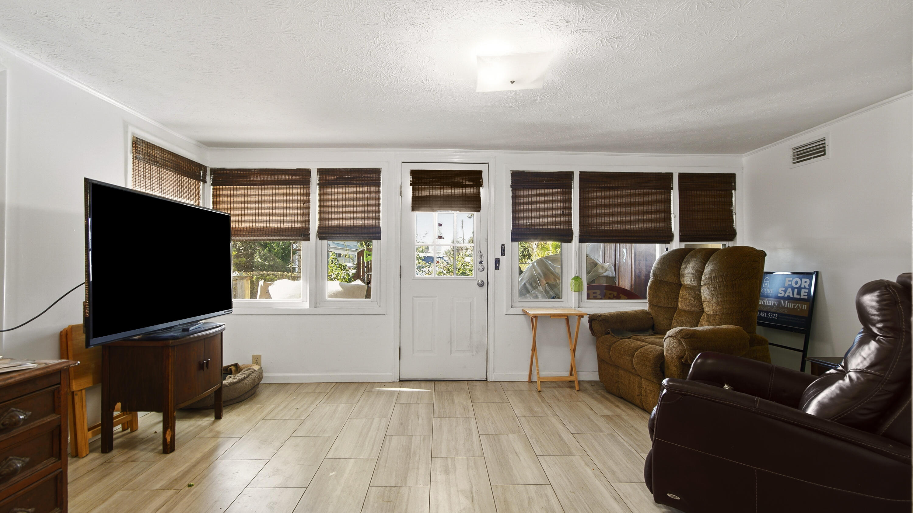 LAGUNA BEACH ESTATES 9TH ADDN - Residential