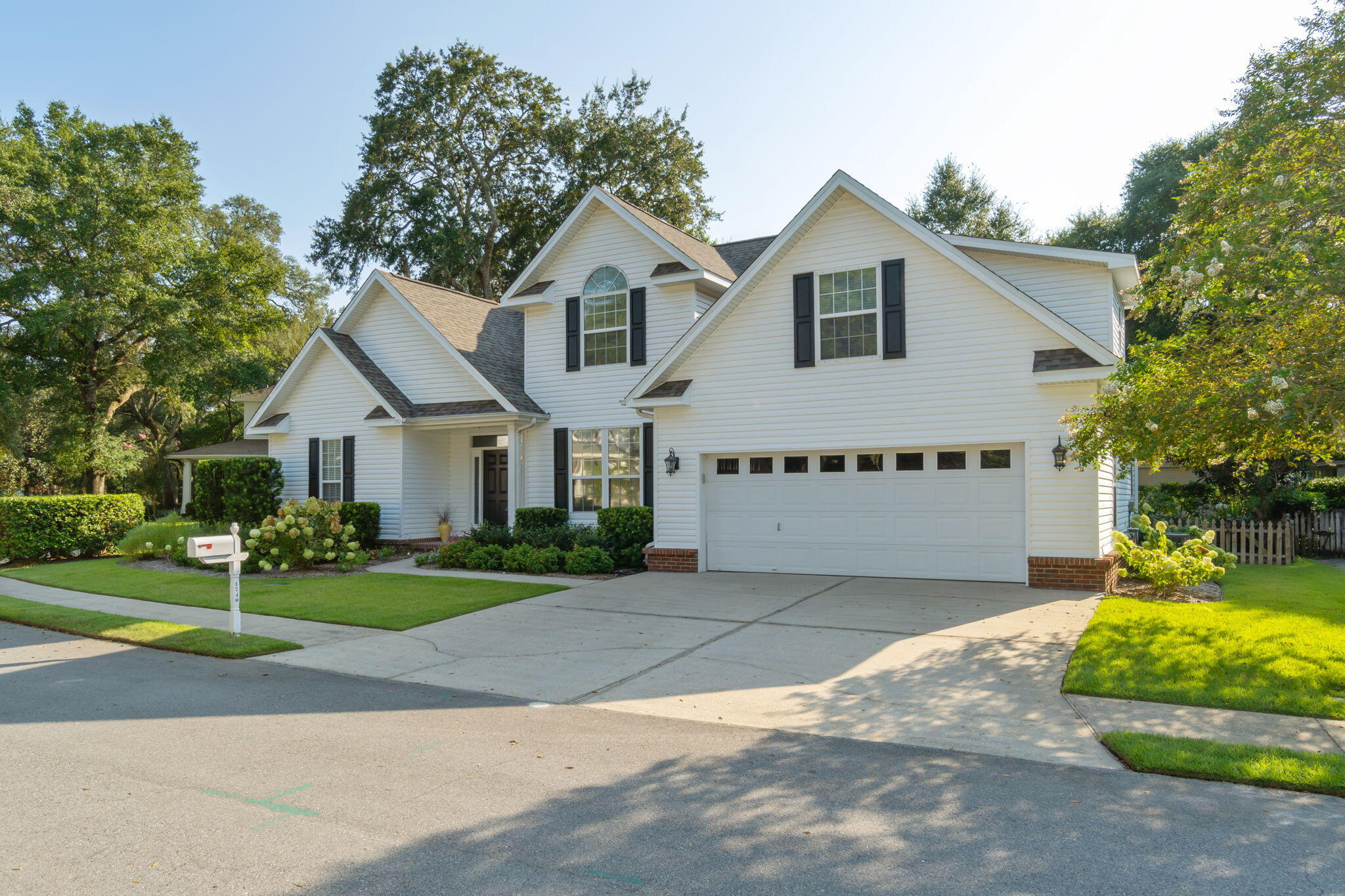 BOLTON'S LANDING - Residential