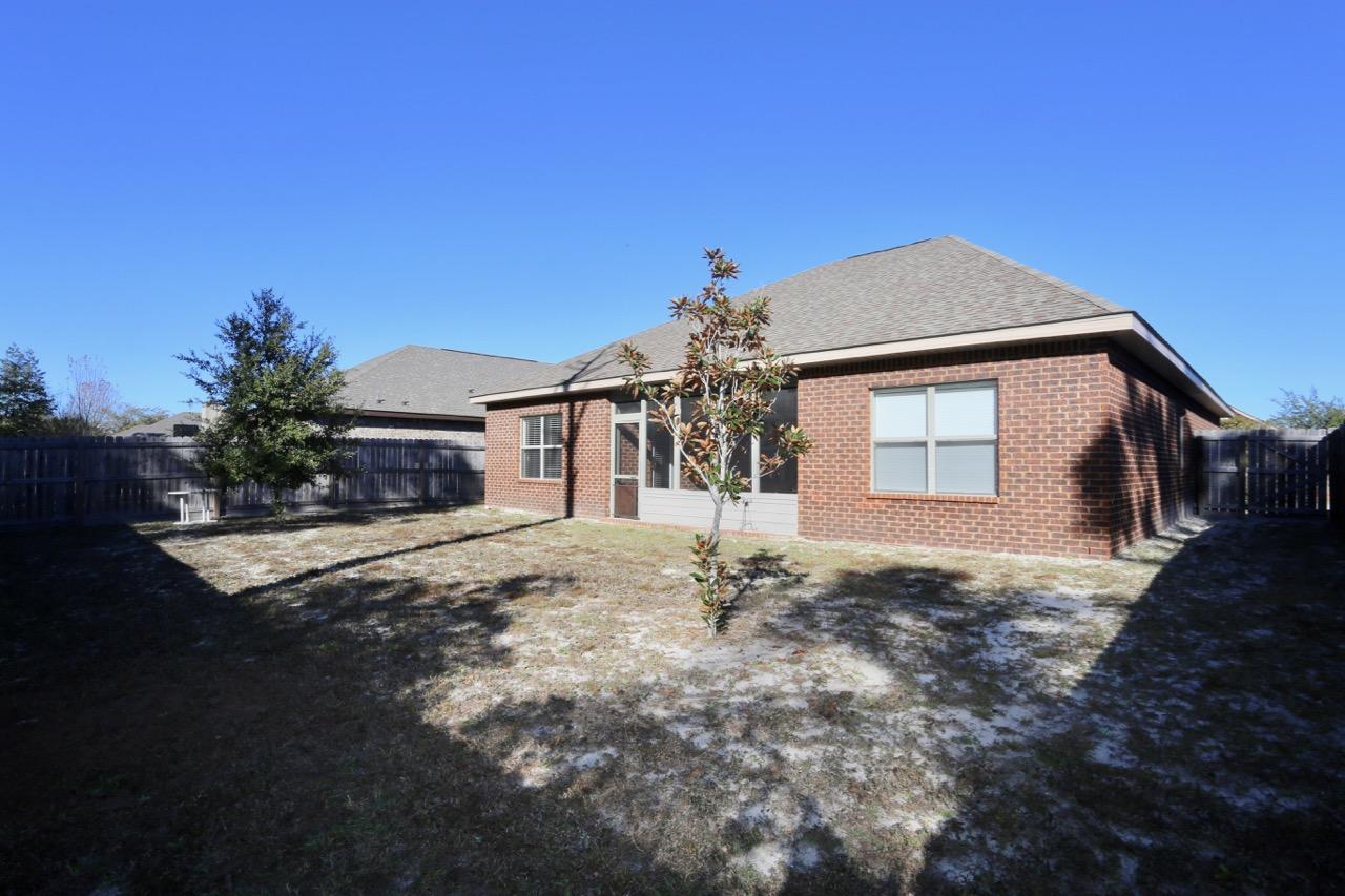 WHISPERING LAKE - Residential