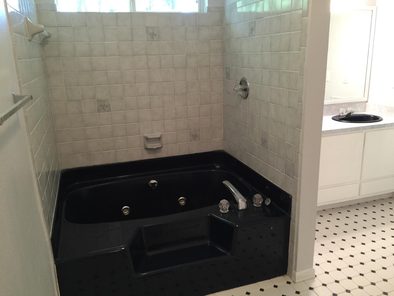 SUMMER HILLS LOT 10 - Residential