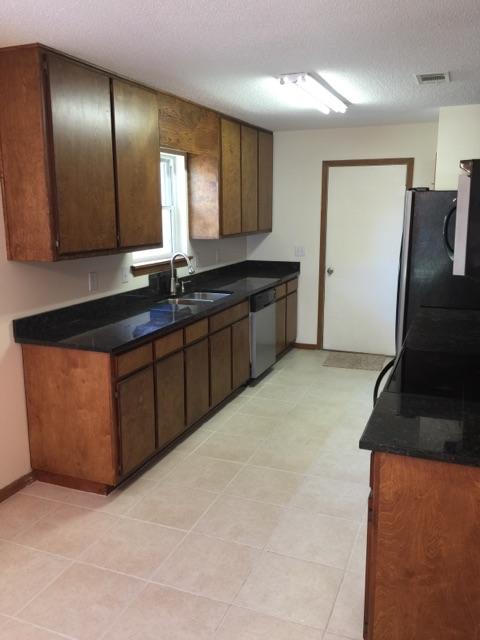 SUMMER HILLS LOT 10 - Residential