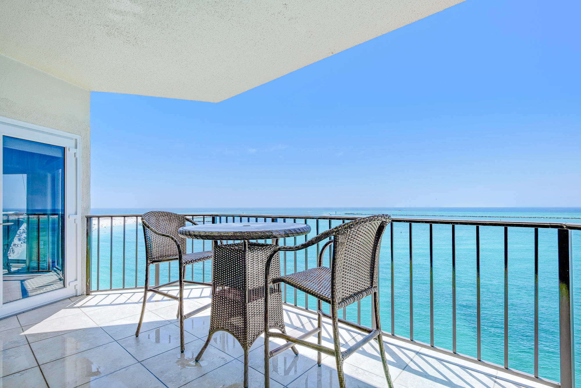 WATERVIEW TOWERS YACHT CLUB - Residential