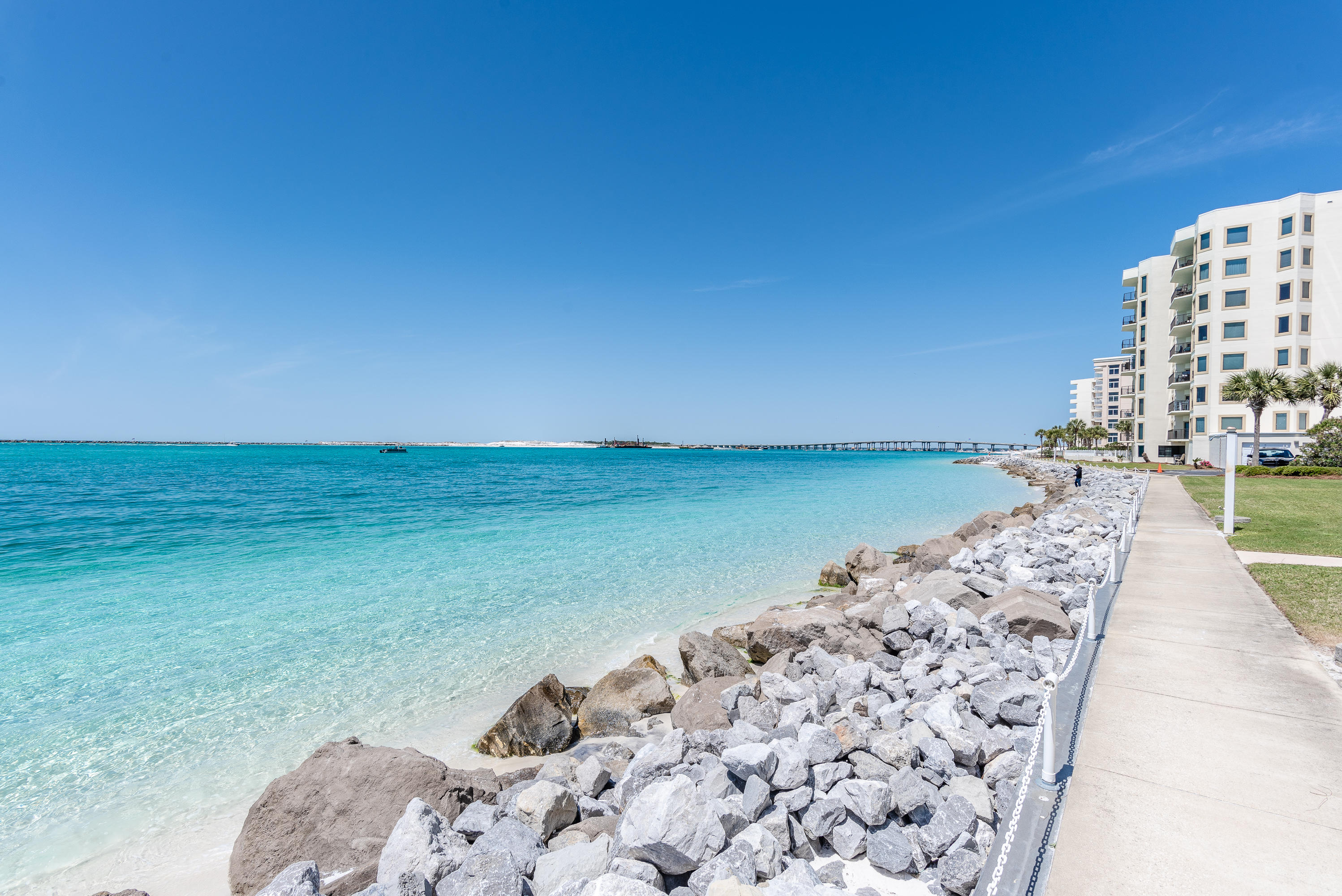 WATERVIEW TOWERS YACHT CLUB - Residential