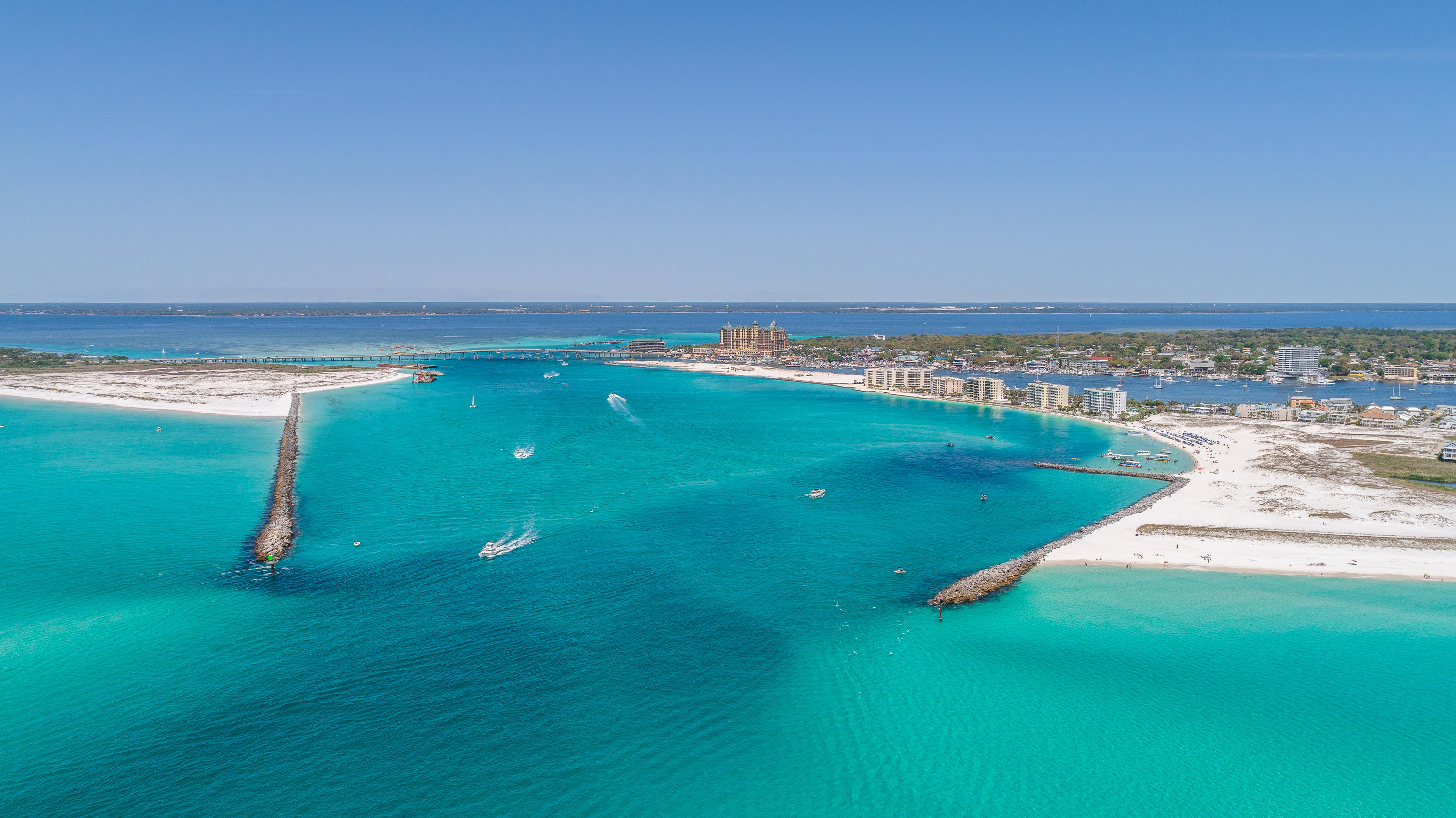 WATERVIEW TOWERS YACHT CLUB - Residential