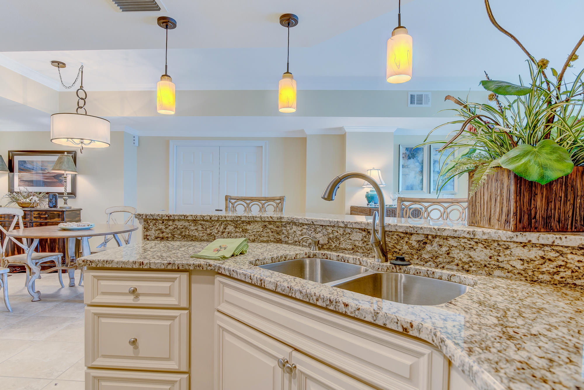 WATERVIEW TOWERS YACHT CLUB - Residential