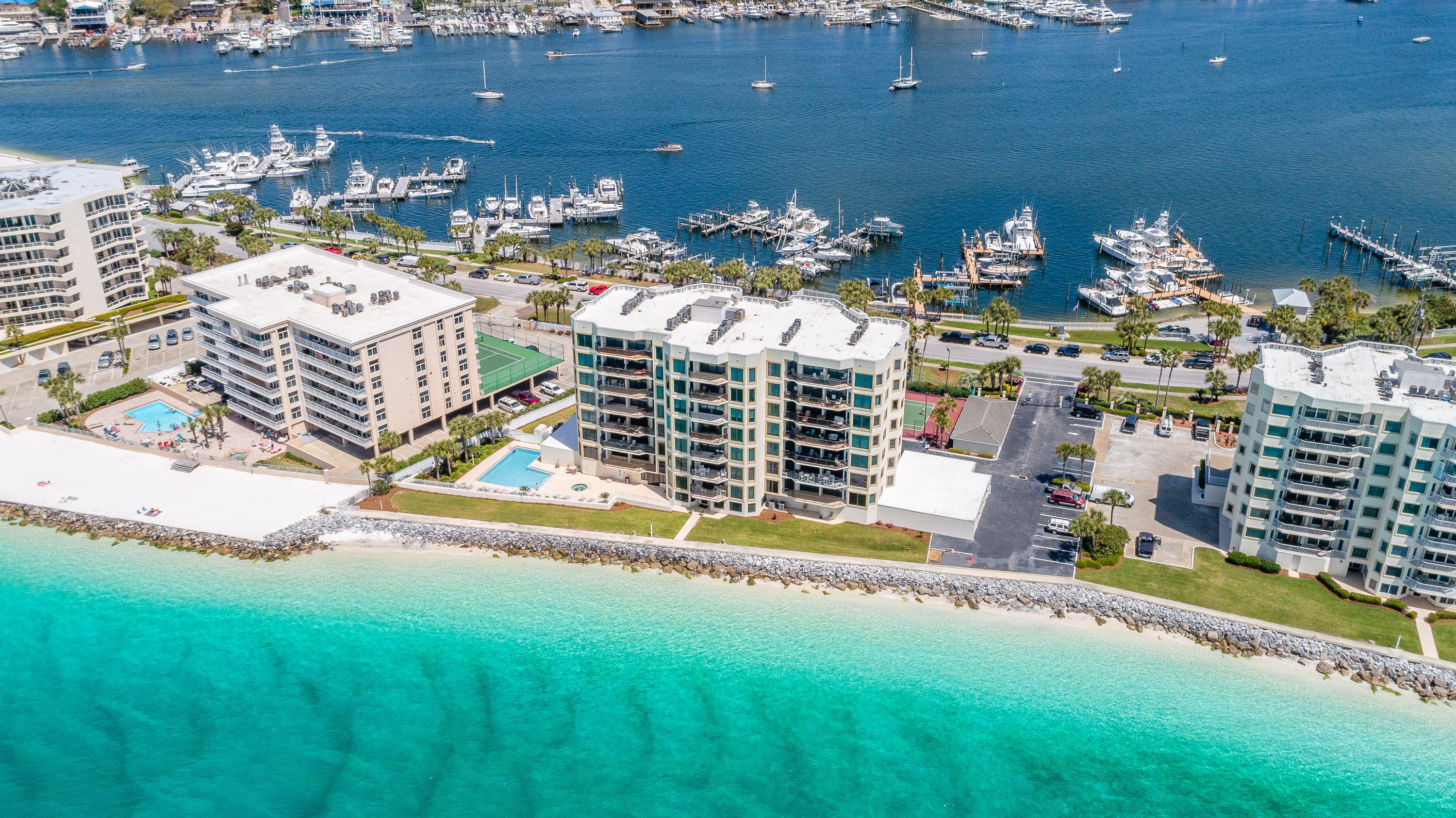 WATERVIEW TOWERS YACHT CLUB - Residential