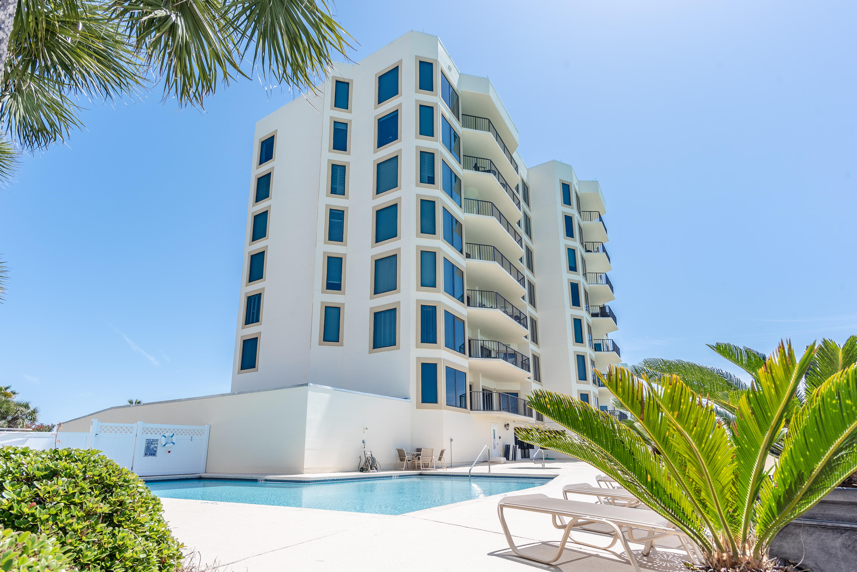 WATERVIEW TOWERS YACHT CLUB - Residential