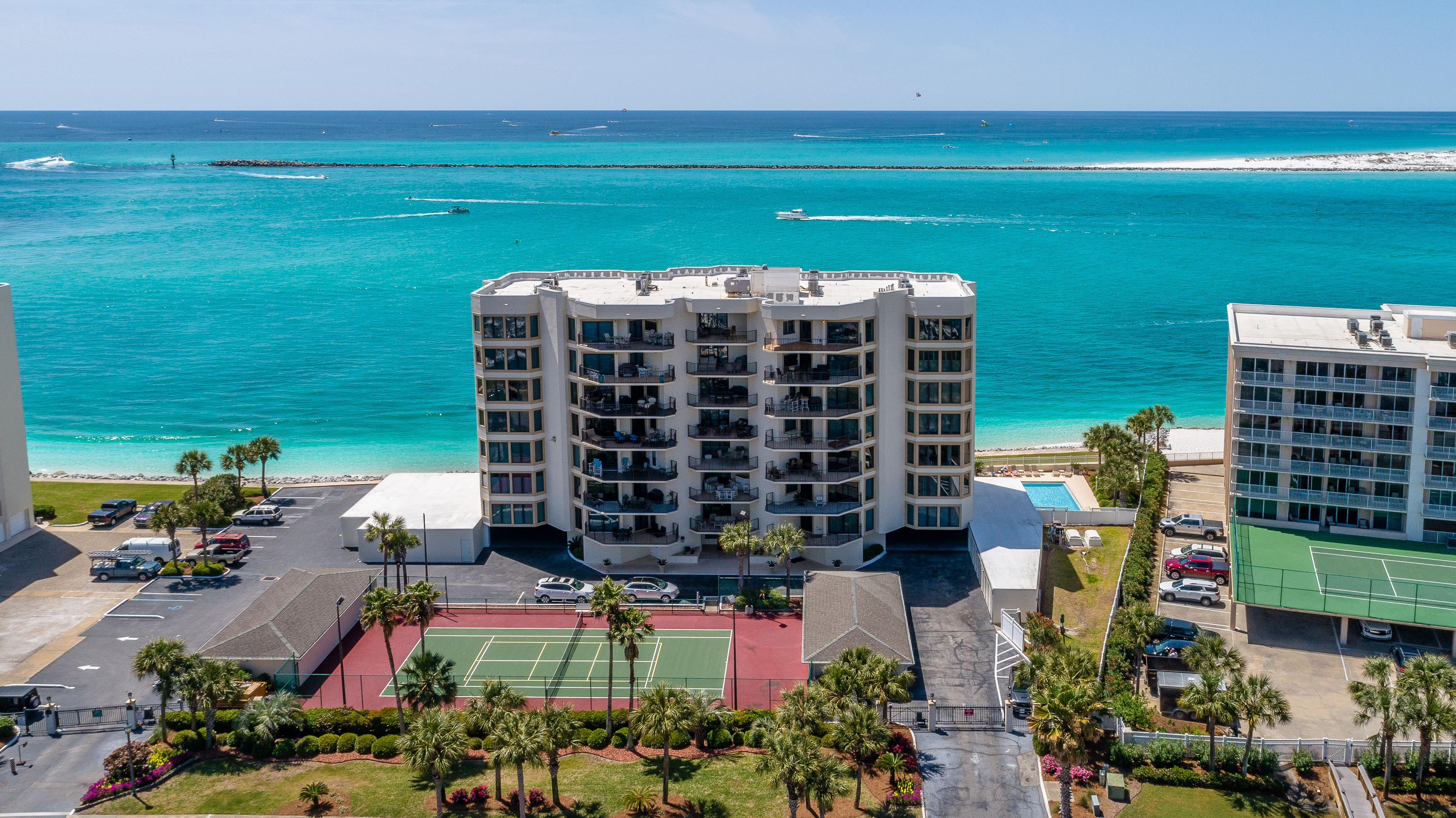 WATERVIEW TOWERS YACHT CLUB - Residential