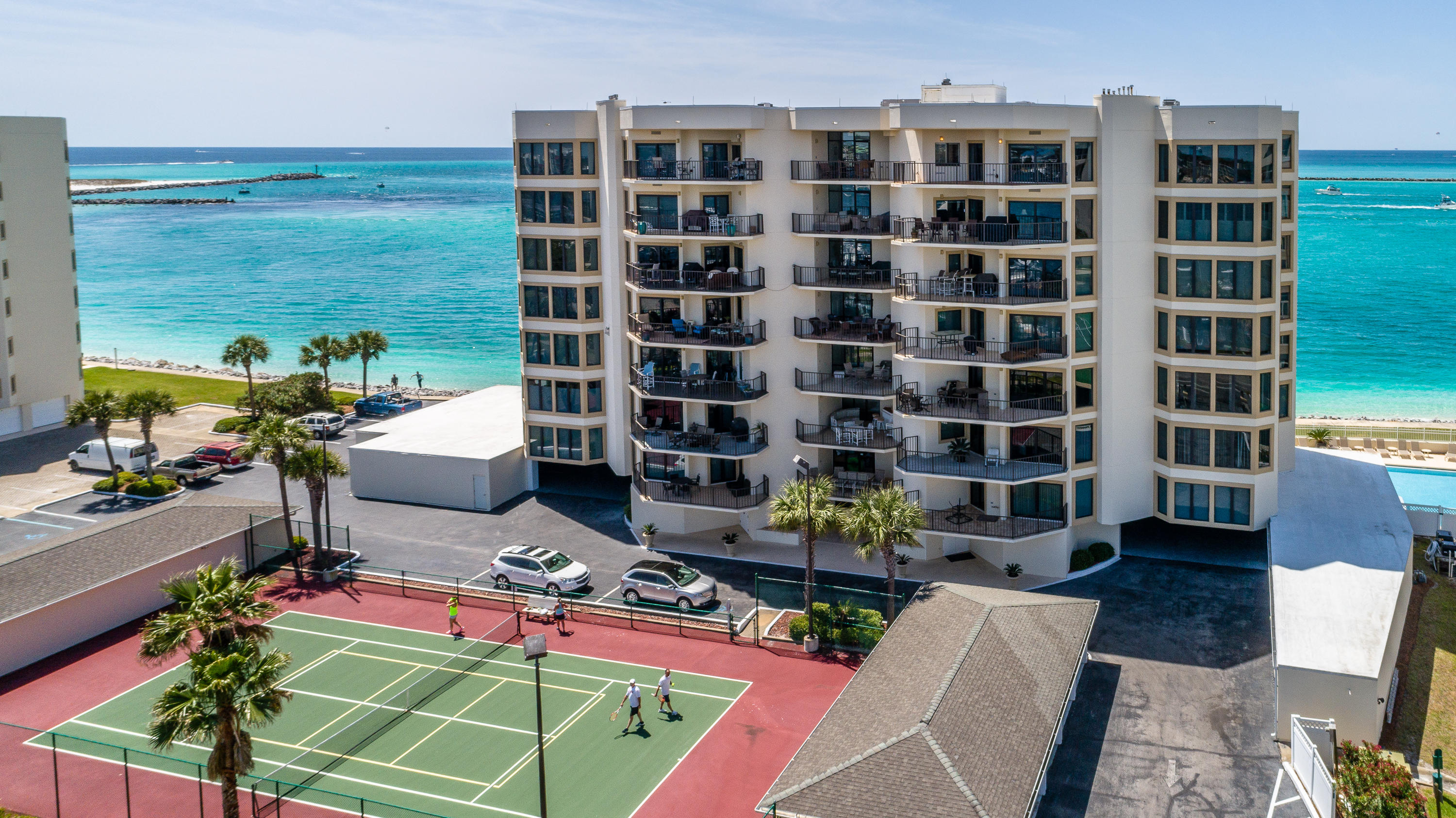WATERVIEW TOWERS YACHT CLUB - Residential