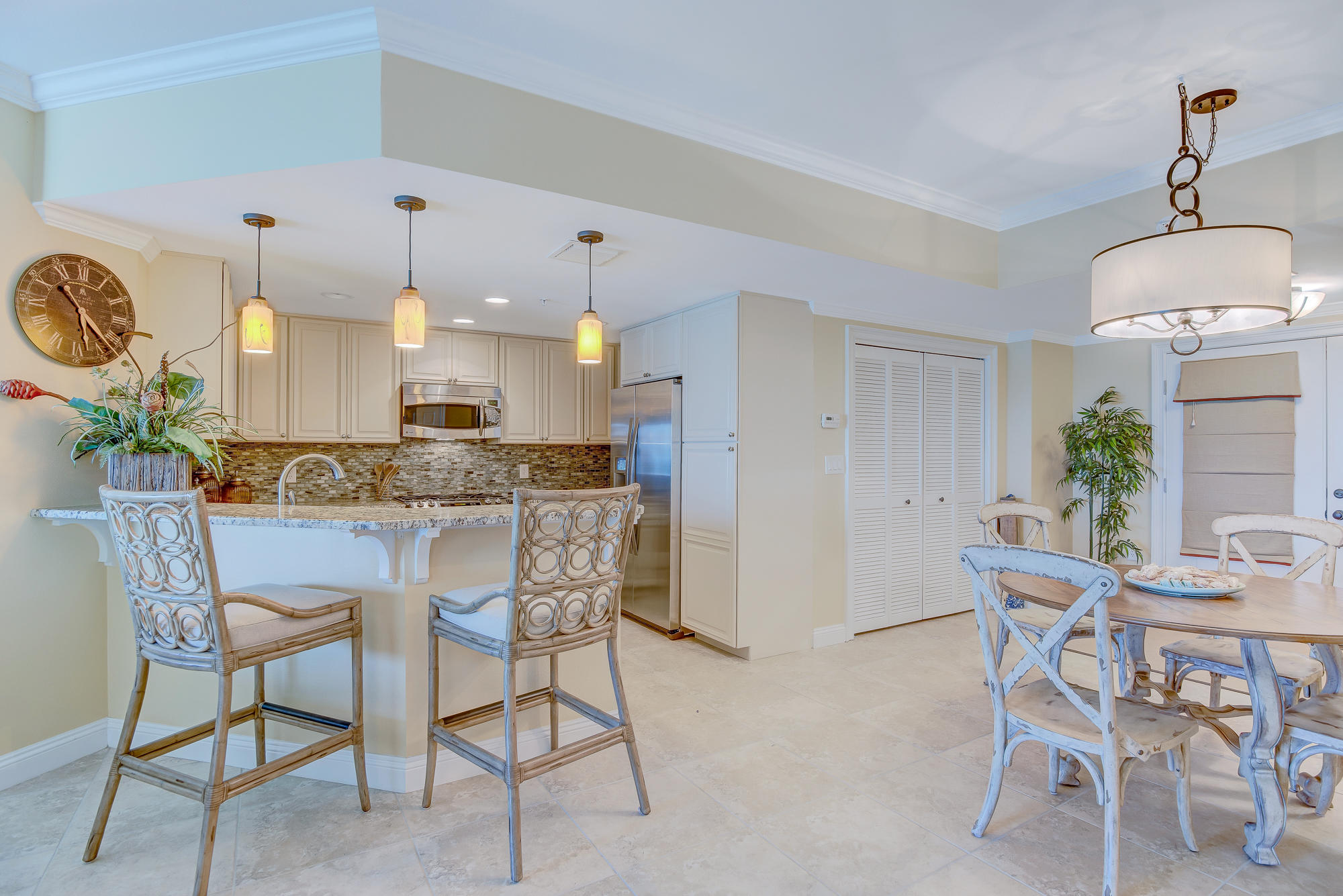 WATERVIEW TOWERS YACHT CLUB - Residential