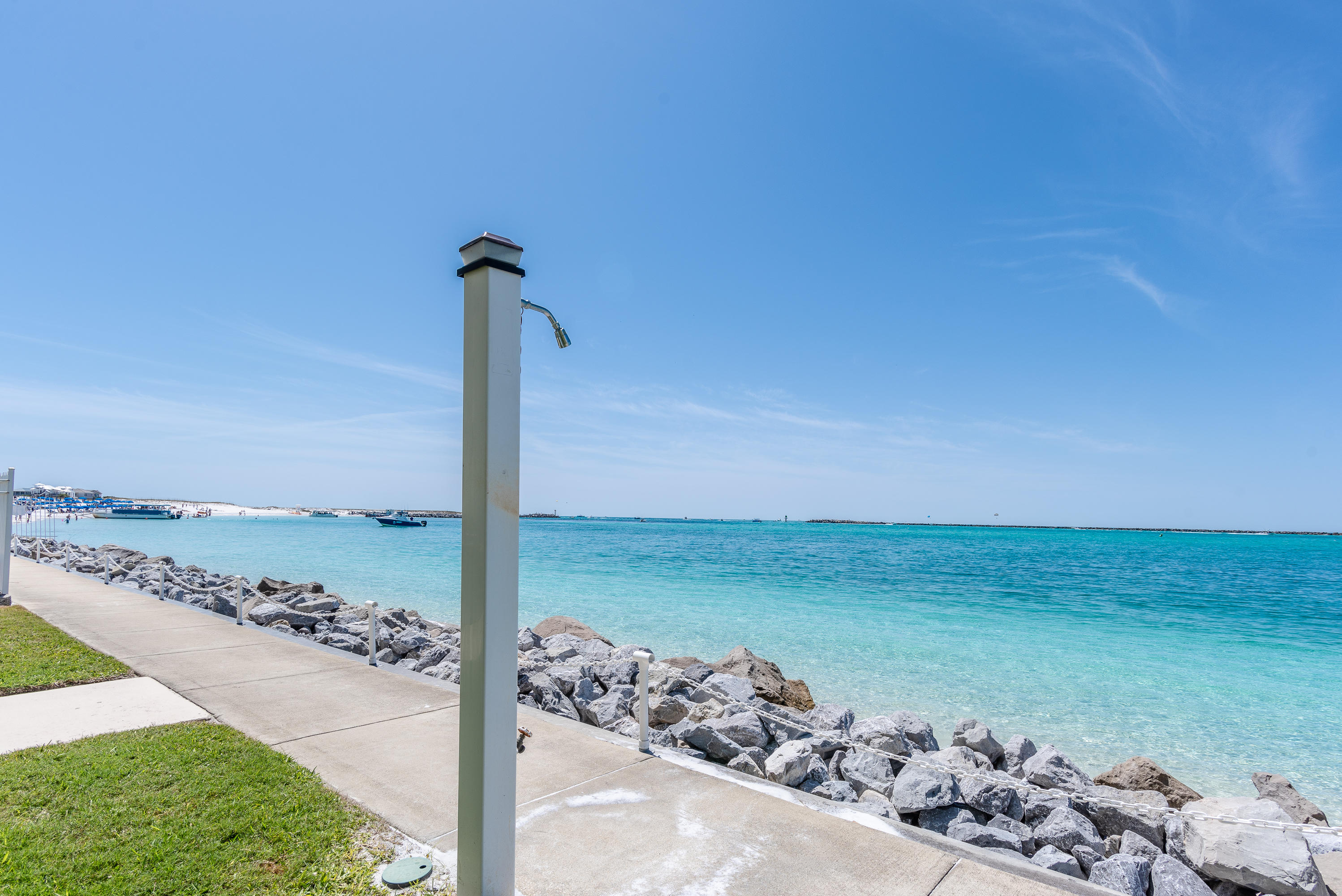 WATERVIEW TOWERS YACHT CLUB - Residential