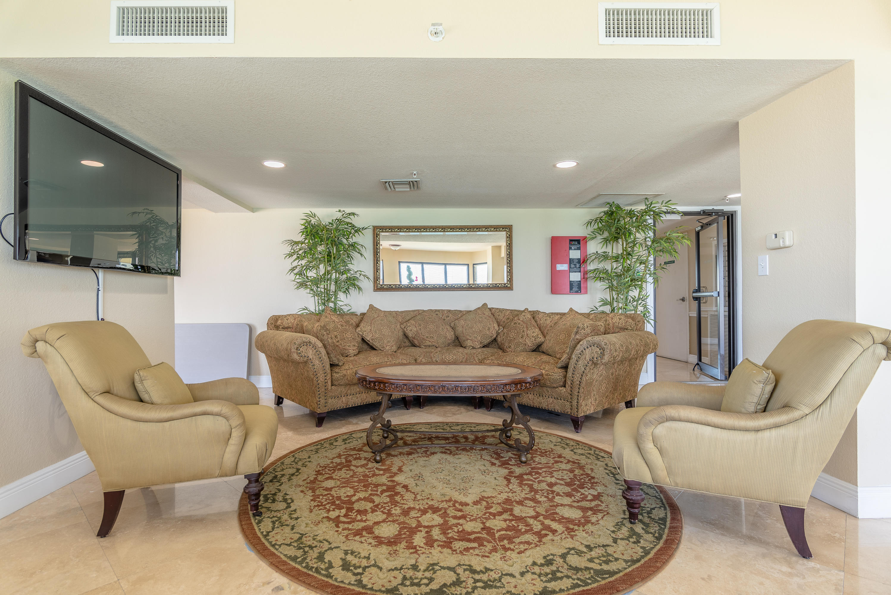 WATERVIEW TOWERS YACHT CLUB - Residential