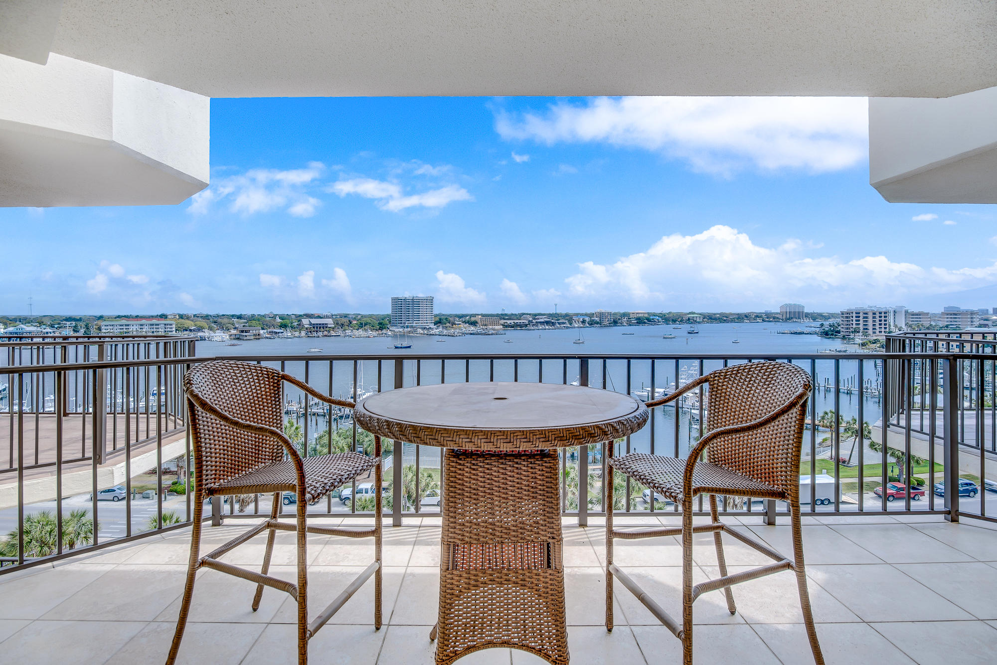 WATERVIEW TOWERS YACHT CLUB - Residential