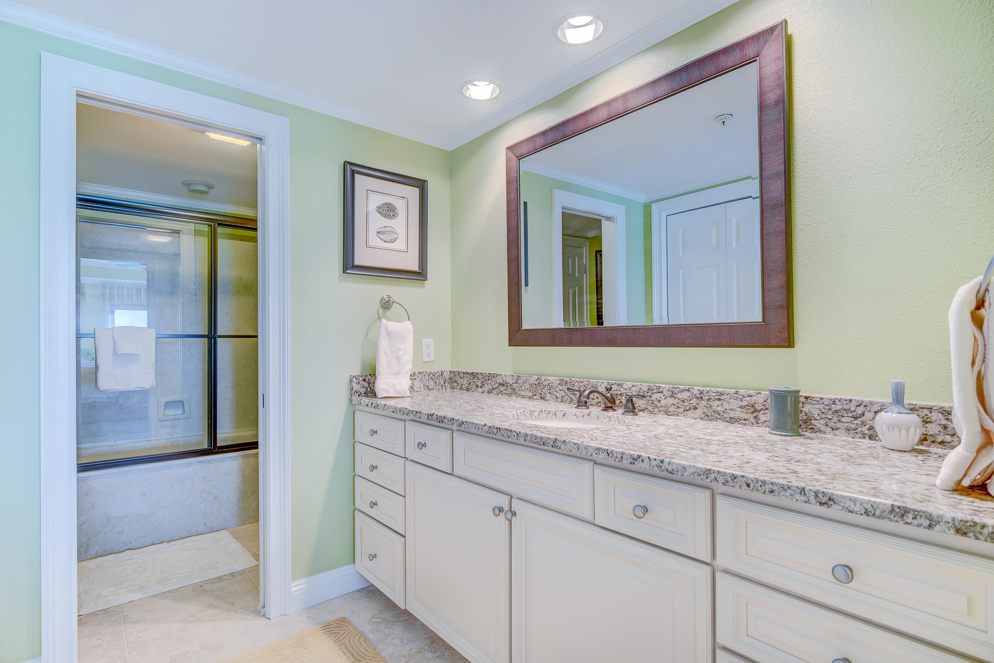 WATERVIEW TOWERS YACHT CLUB - Residential