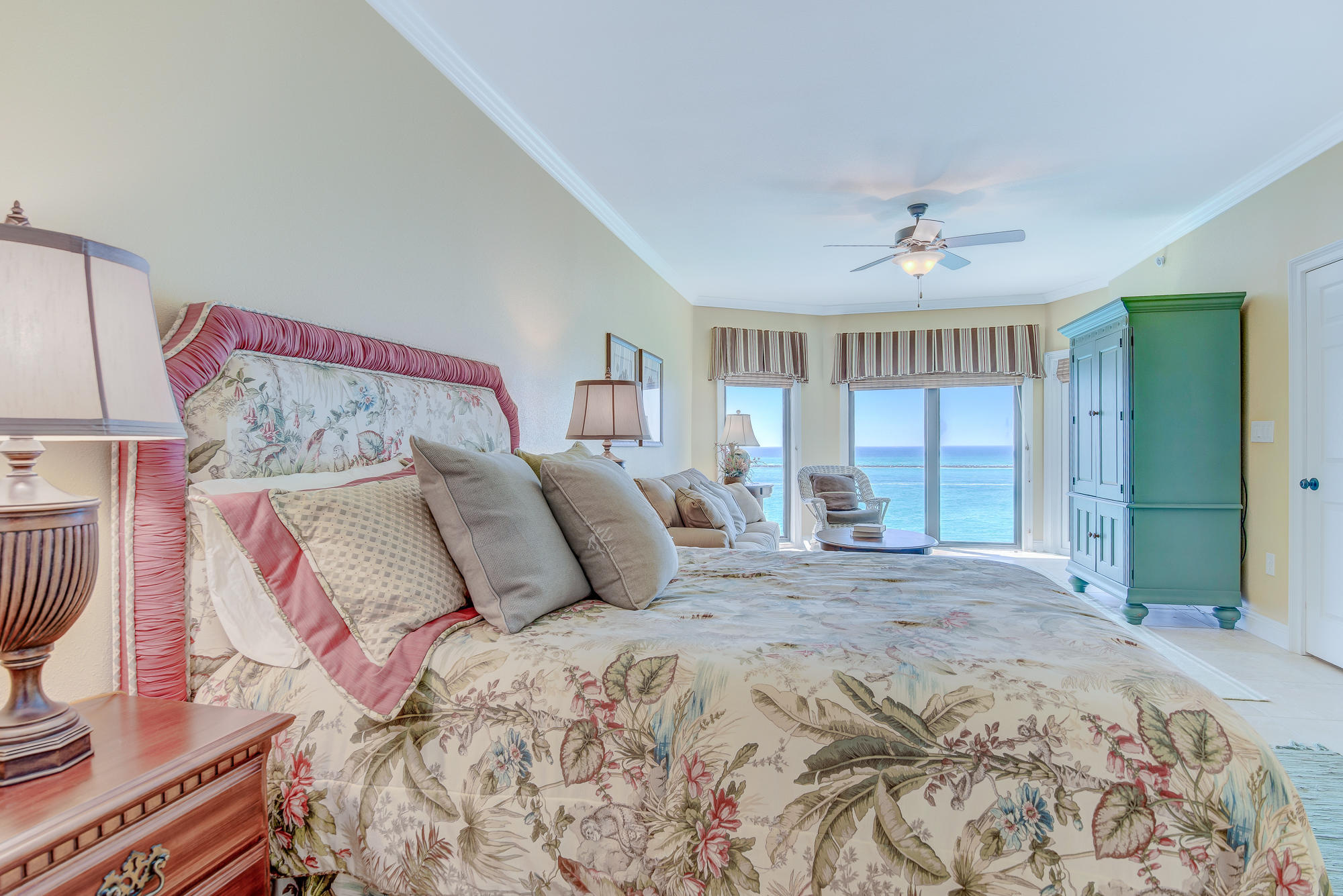 WATERVIEW TOWERS YACHT CLUB - Residential