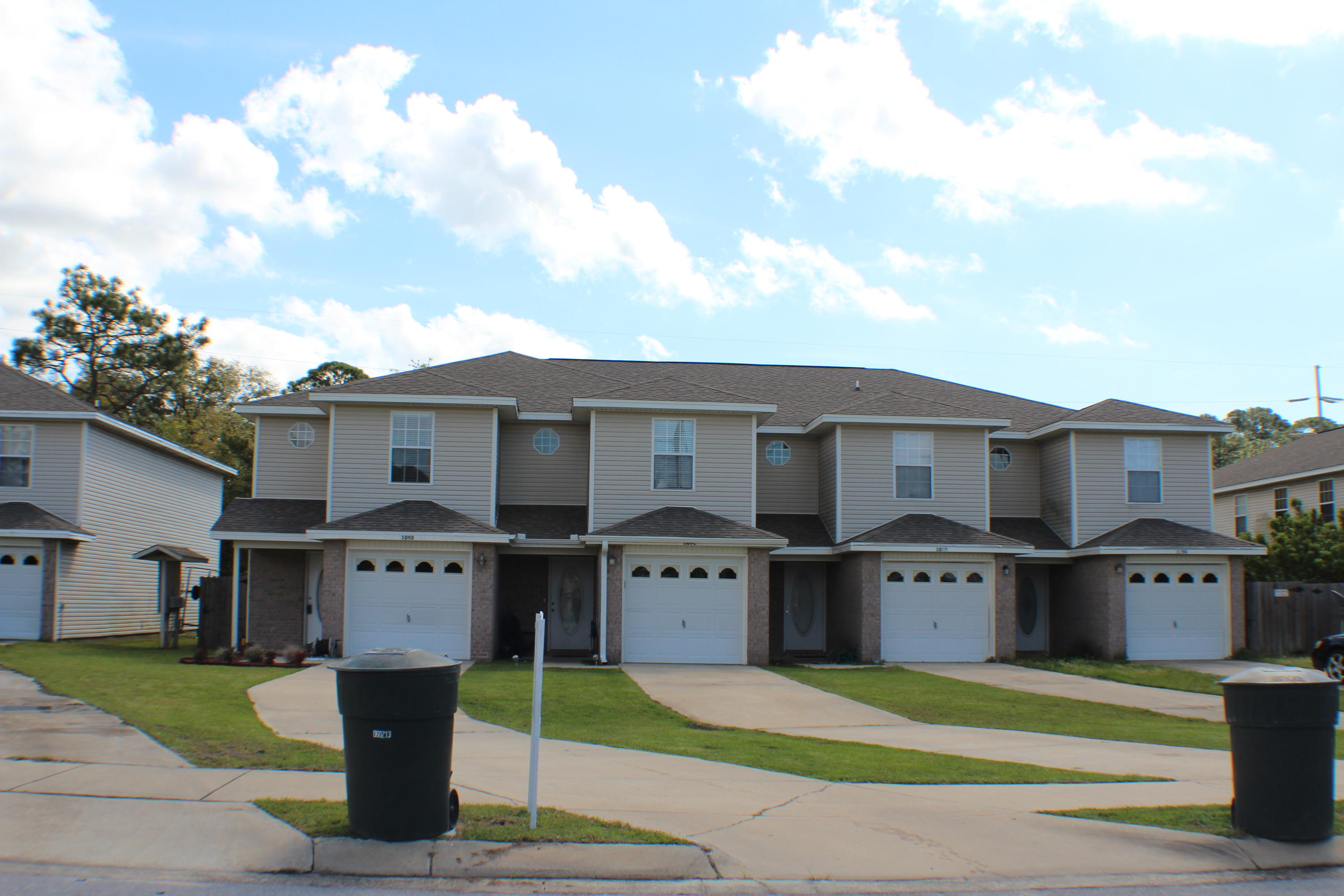 Houston Manor - Residential