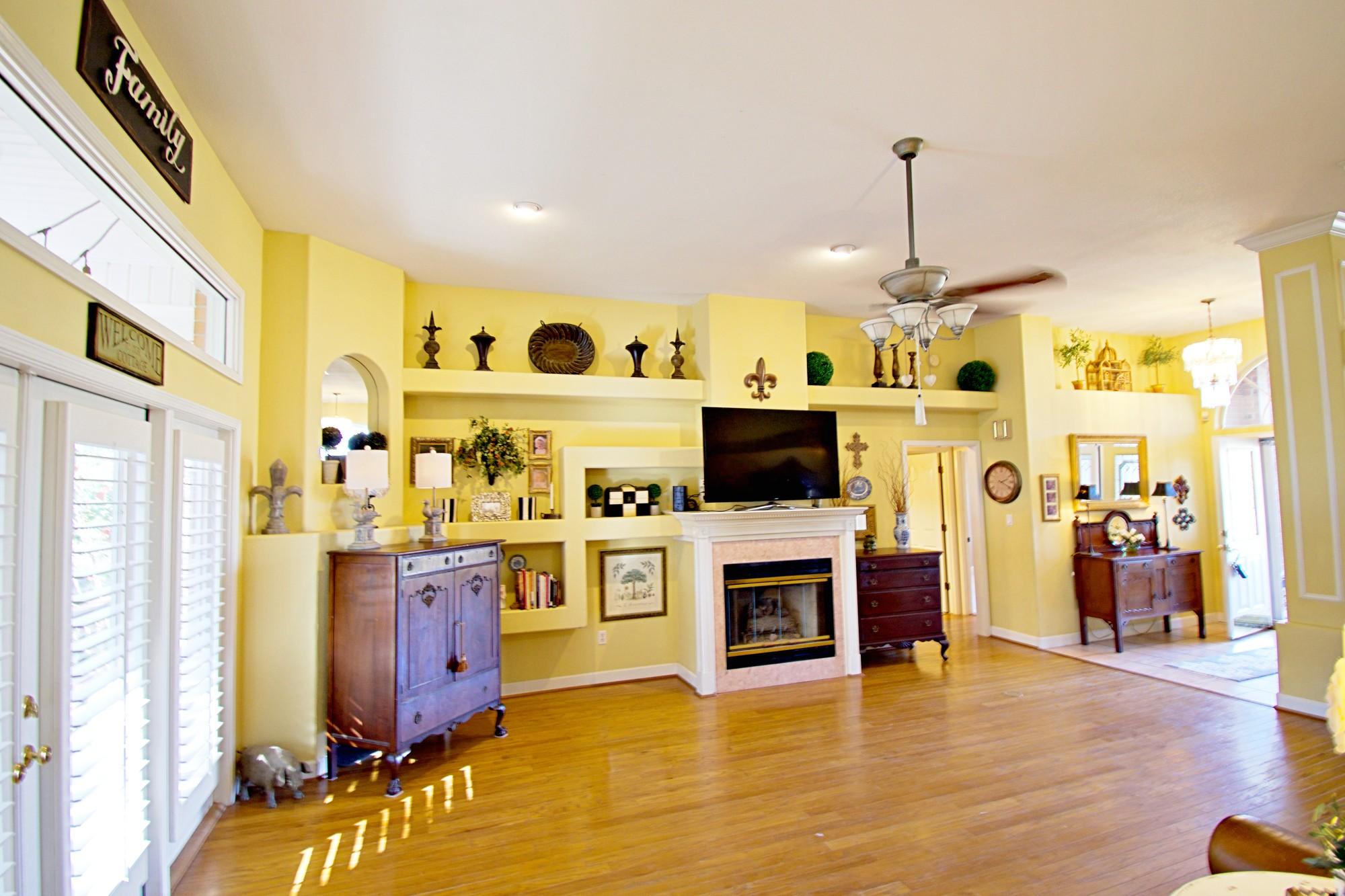 CASTELAR - Residential