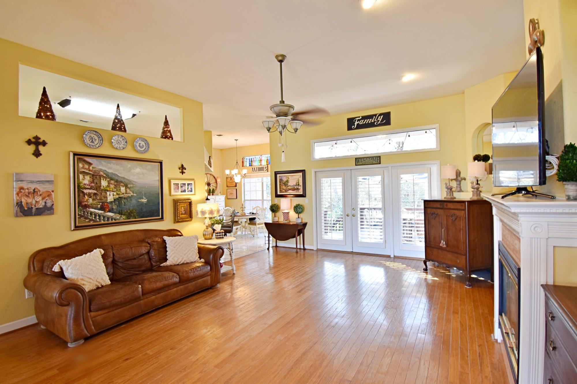 CASTELAR - Residential