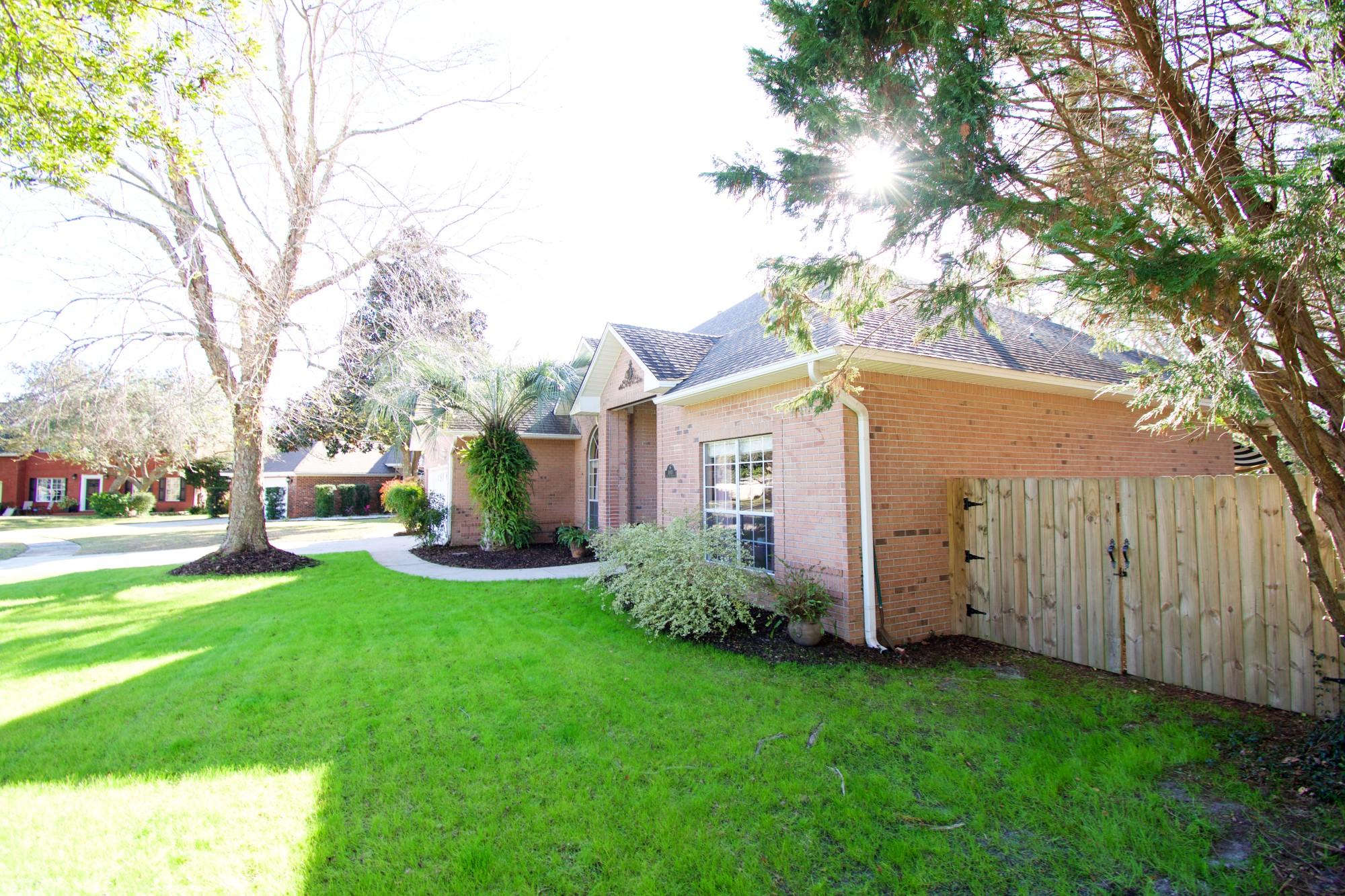 CASTELAR - Residential