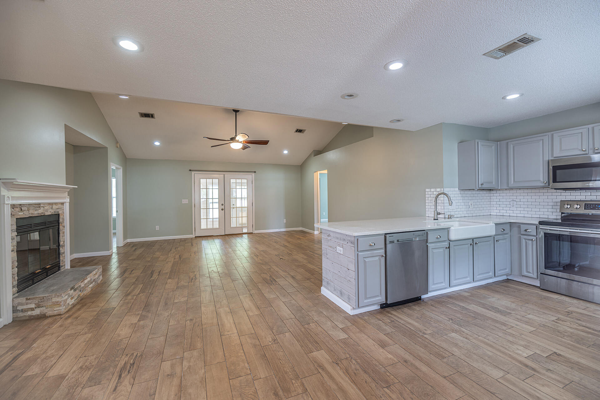 INDIAN TRAIL ESTATES - Residential