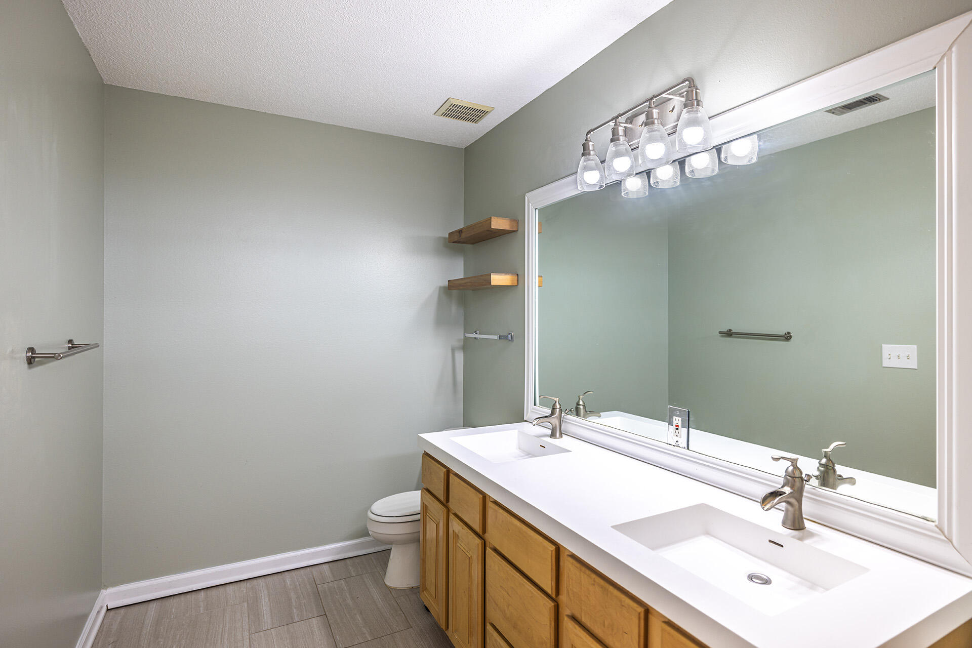 INDIAN TRAIL ESTATES - Residential