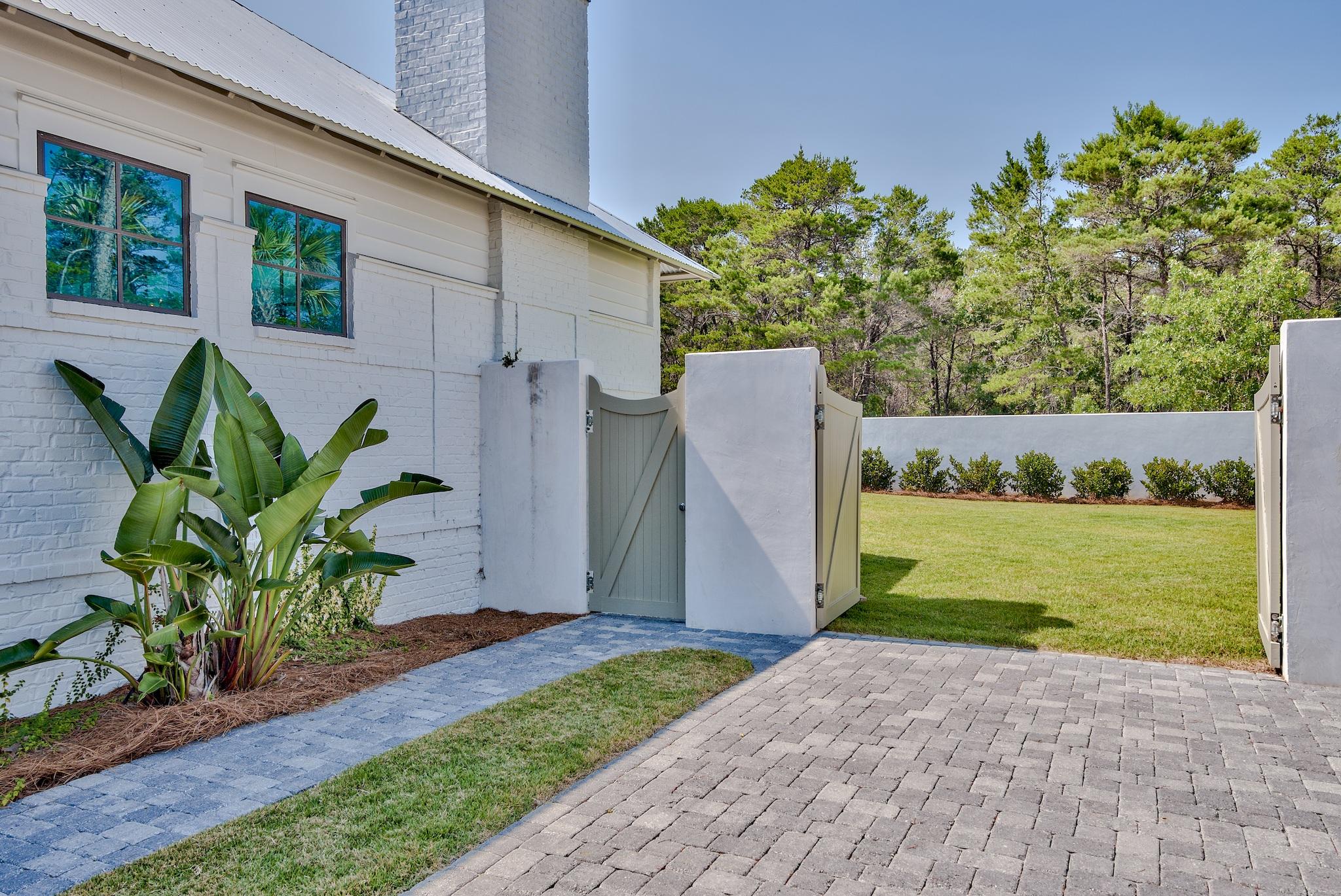 PINES OF BLUE MOUNTAIN - Residential