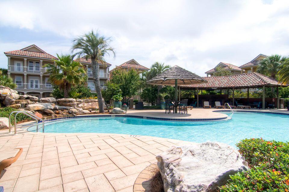 VILLAGES OF CRYSTAL BEACH - Residential