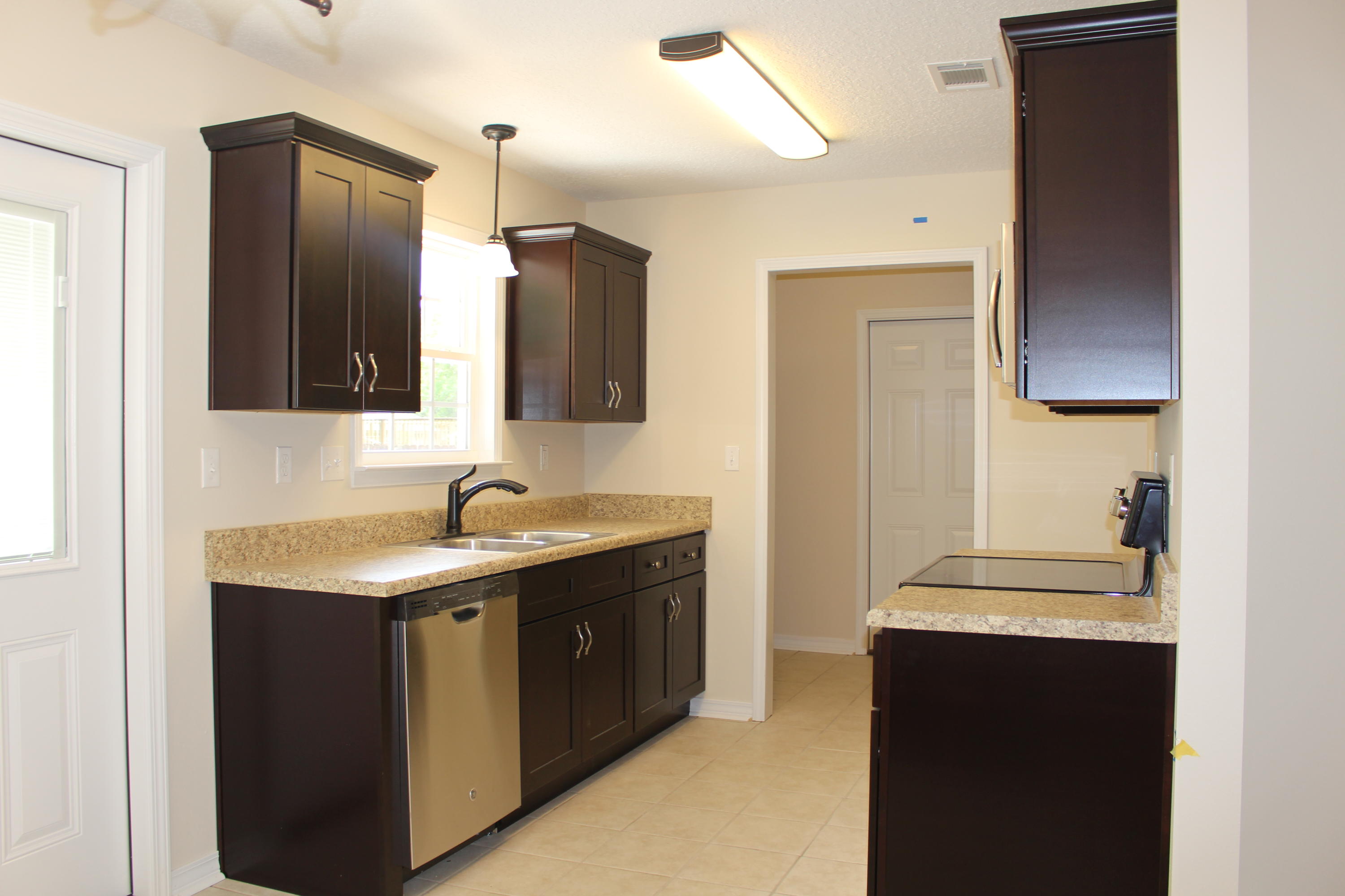 LAKEWOOD S/D LOT 5 BLK 2 - Residential