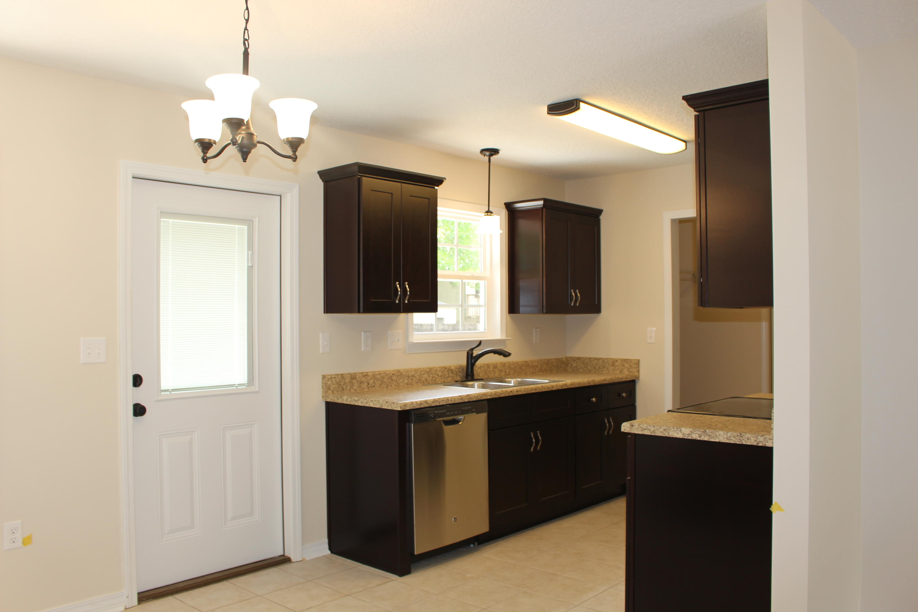 LAKEWOOD S/D LOT 5 BLK 2 - Residential