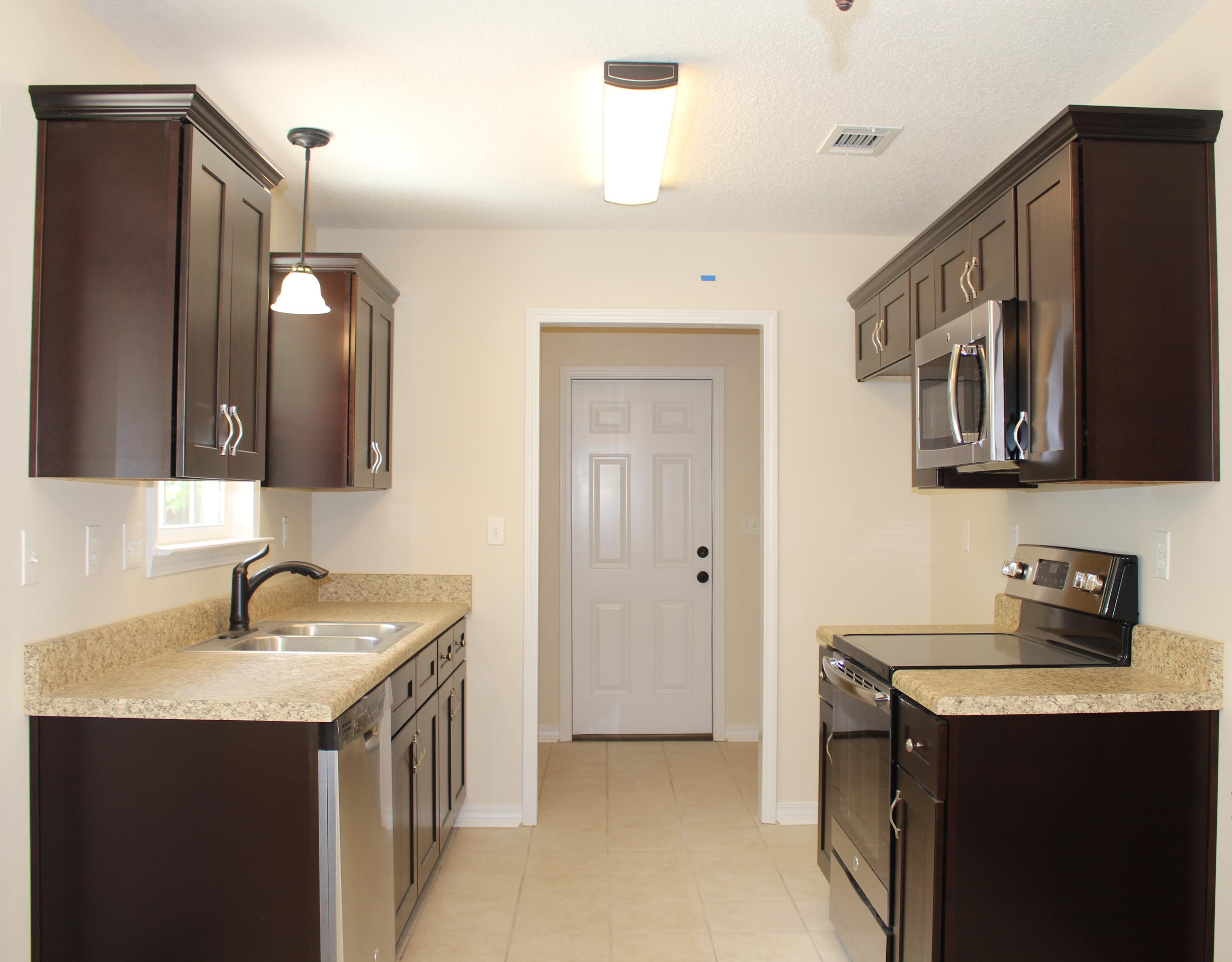 LAKEWOOD S/D LOT 5 BLK 2 - Residential