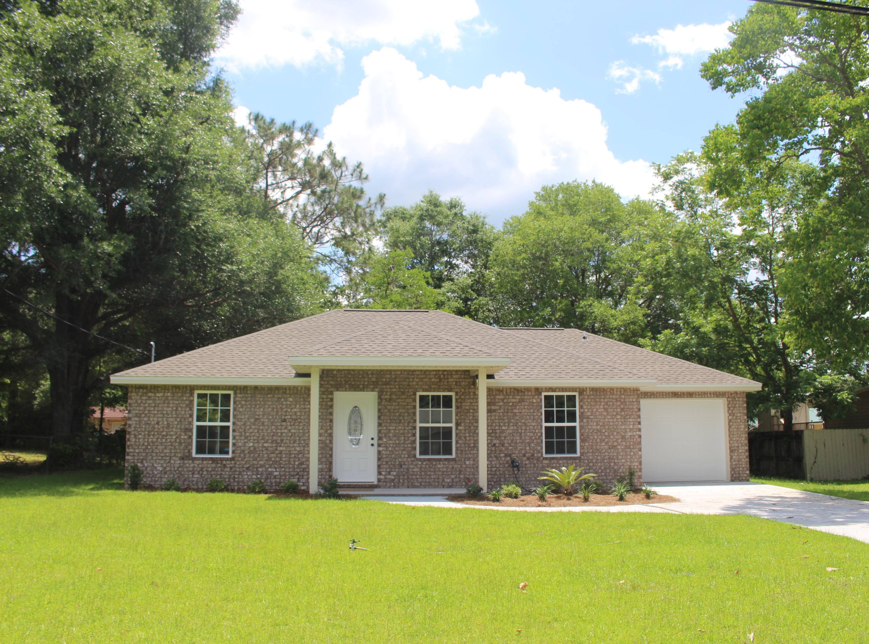 LAKEWOOD S/D LOT 5 BLK 2 - Residential