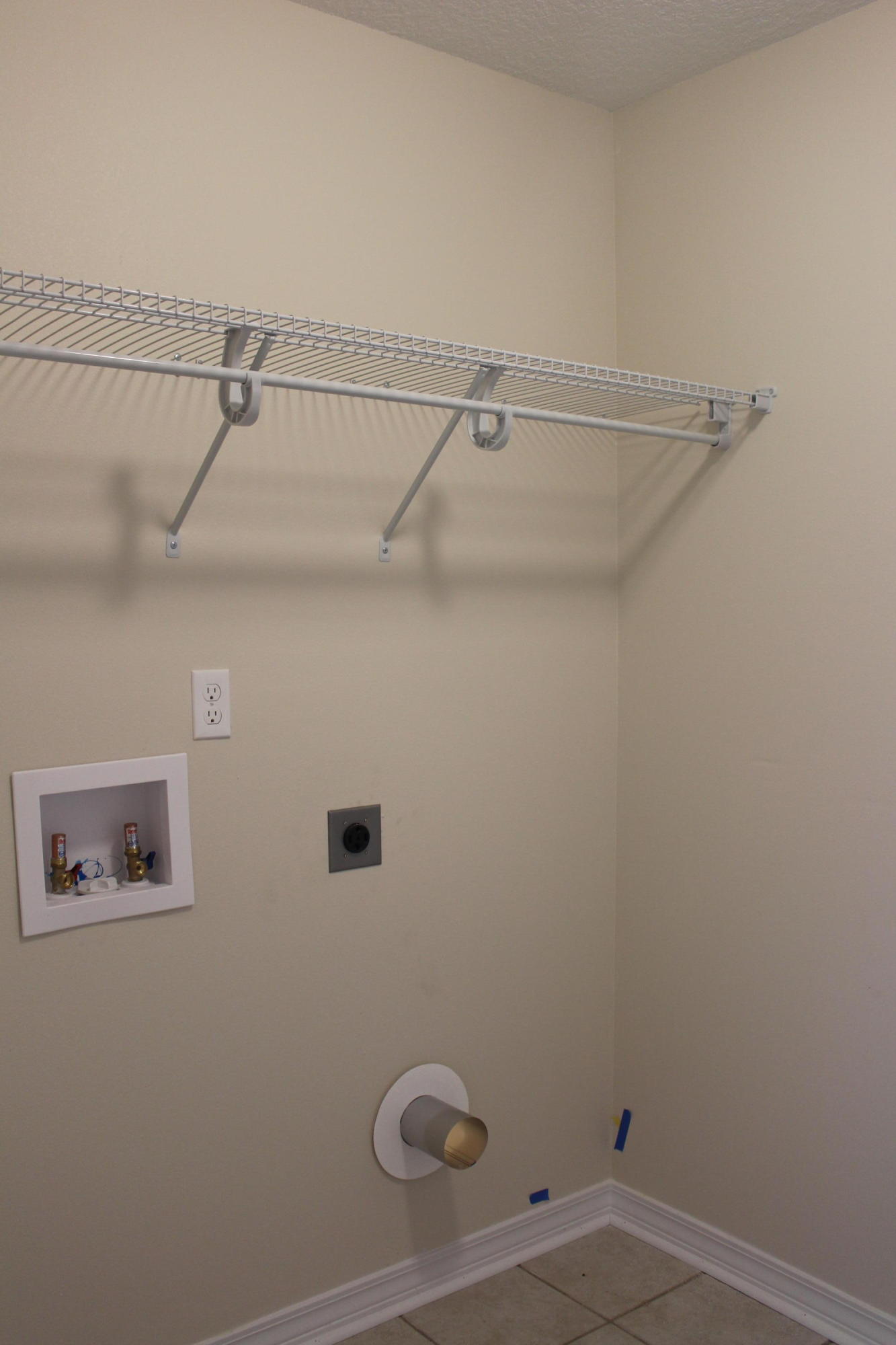 LAKEWOOD S/D LOT 5 BLK 2 - Residential