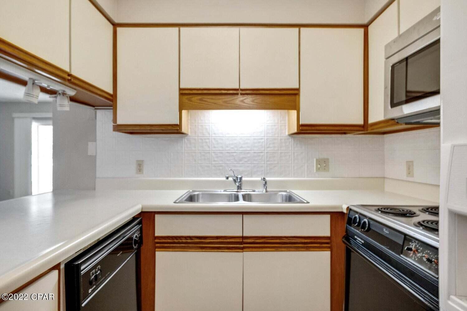 SHADETREE PH 2 CONDO - Residential