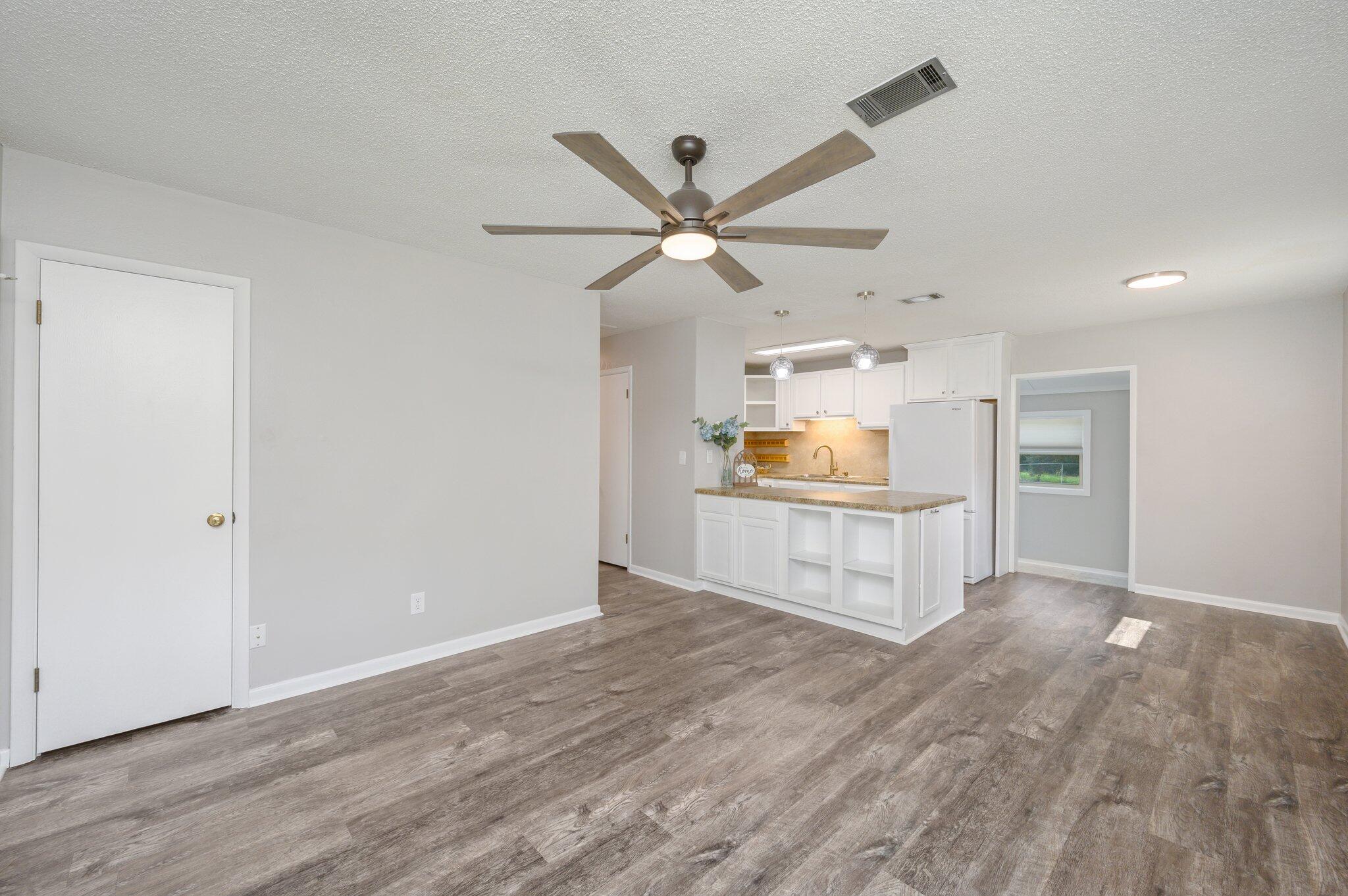 SOUTHERNAIRE S/D - Residential